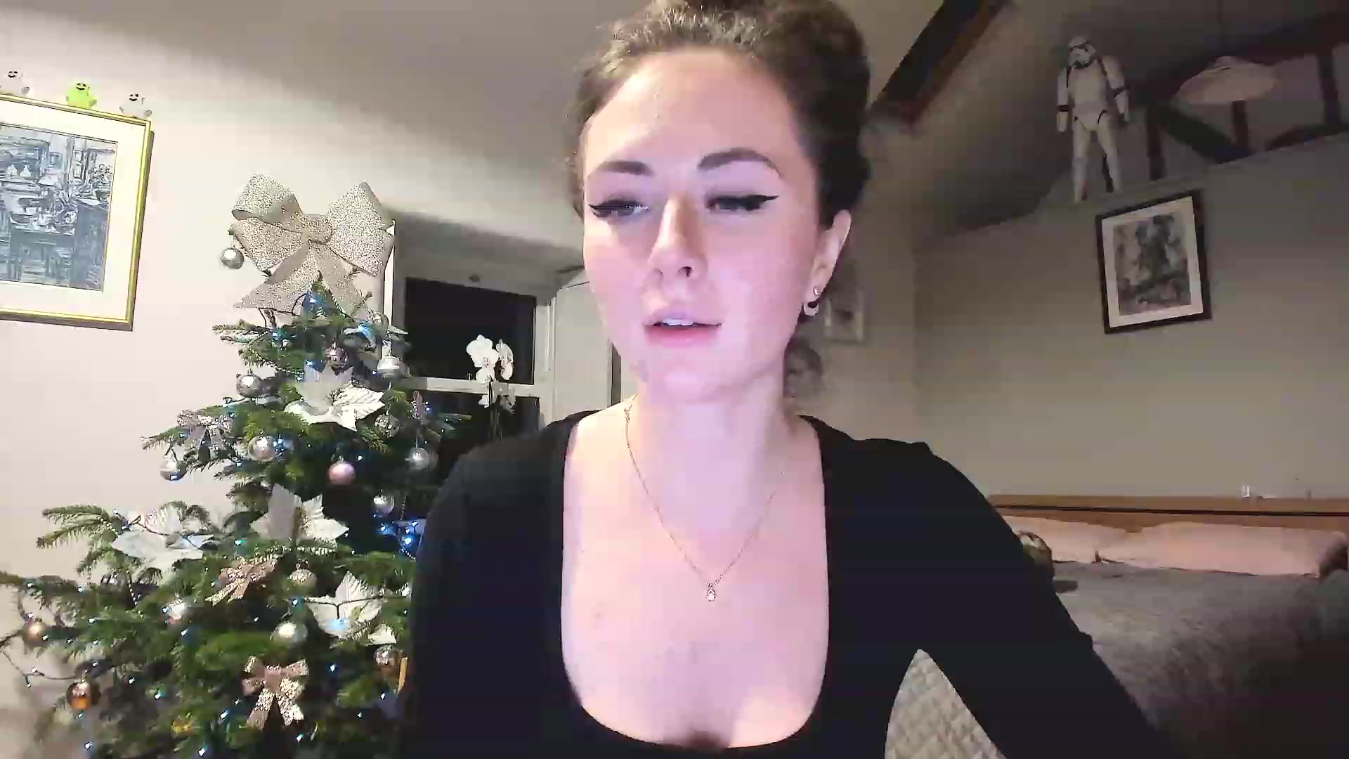 Gallery image thumbnail from Amber_Fry's myfreecams stream on, 12/19/2022, 23:08 image 3 of 20