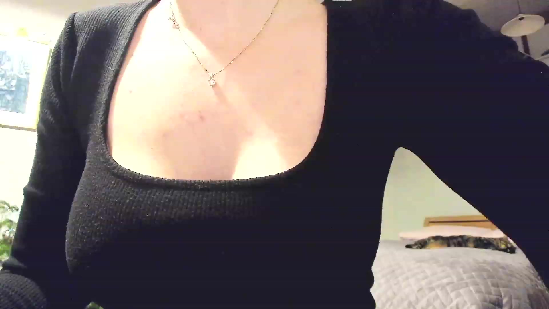 Gallery image thumbnail from Amber_Fry's myfreecams stream on, 12/19/2022, 23:08 image 12 of 20