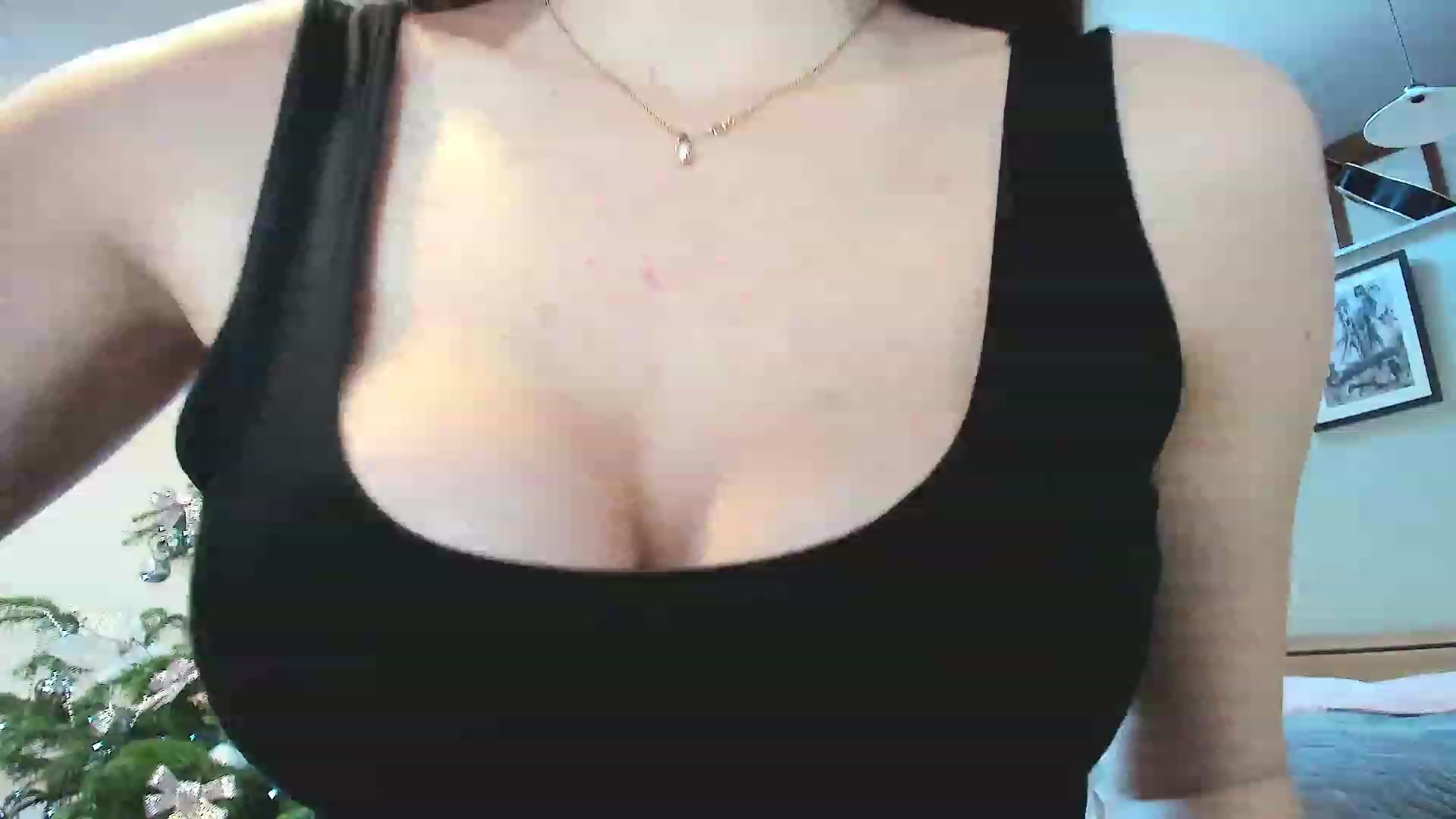 Gallery image thumbnail from Amber_Fry's myfreecams stream on, 12/20/2022, 12:44 image 3 of 20
