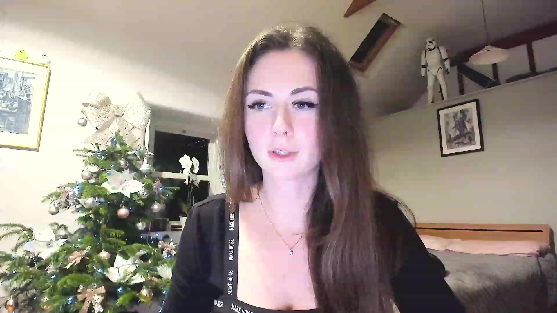 Gallery image thumbnail from Amber_Fry's myfreecams stream on, 12/21/2022, 21:13 image 1 of 20