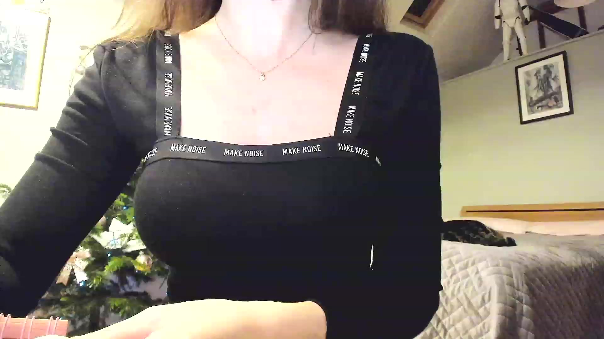 Gallery image thumbnail from Amber_Fry's myfreecams stream on, 12/21/2022, 21:13 image 9 of 20