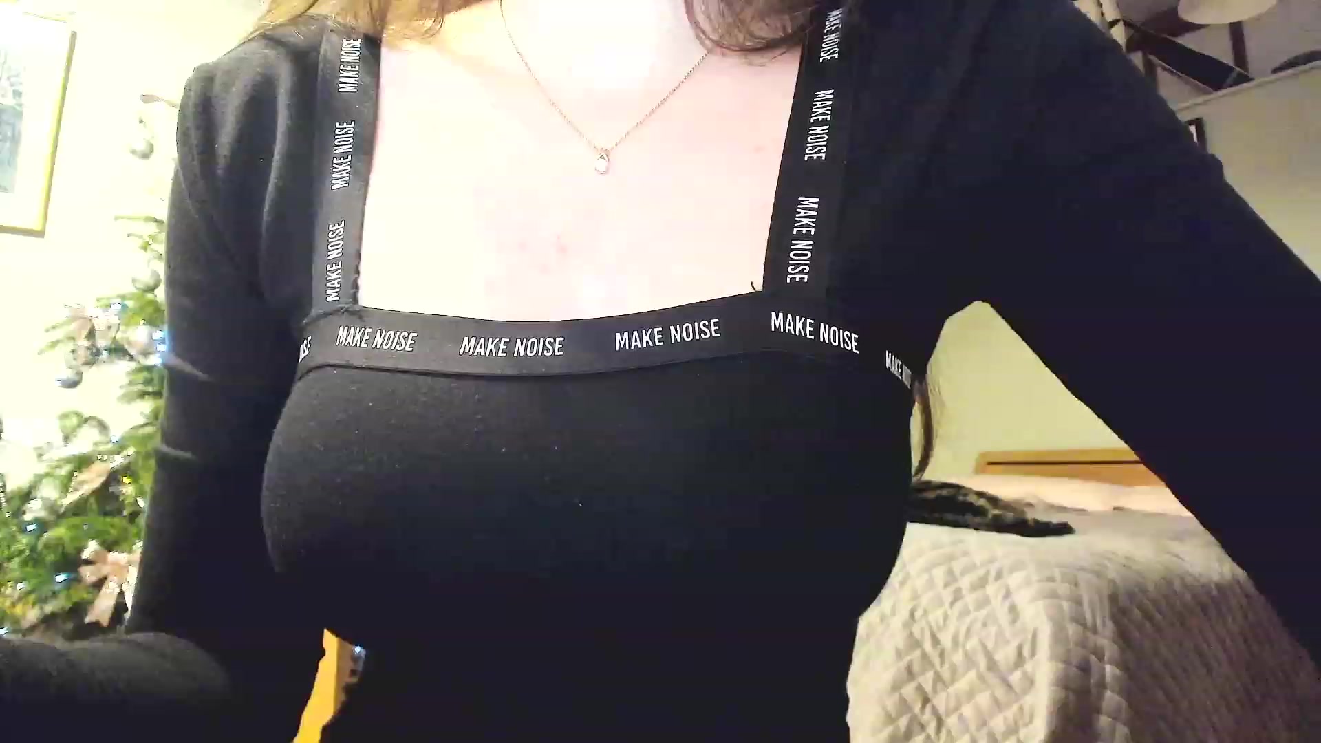 Gallery image thumbnail from Amber_Fry's myfreecams stream on, 12/21/2022, 21:13 image 19 of 20