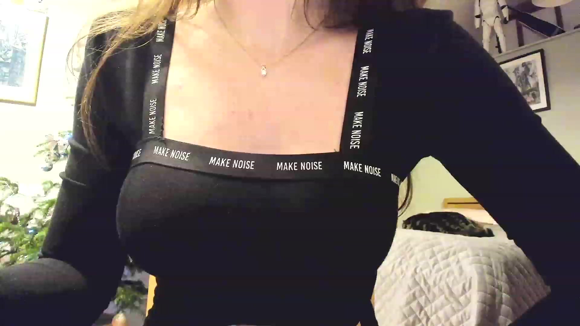 Gallery image thumbnail from Amber_Fry's myfreecams stream on, 12/21/2022, 21:13 image 12 of 20