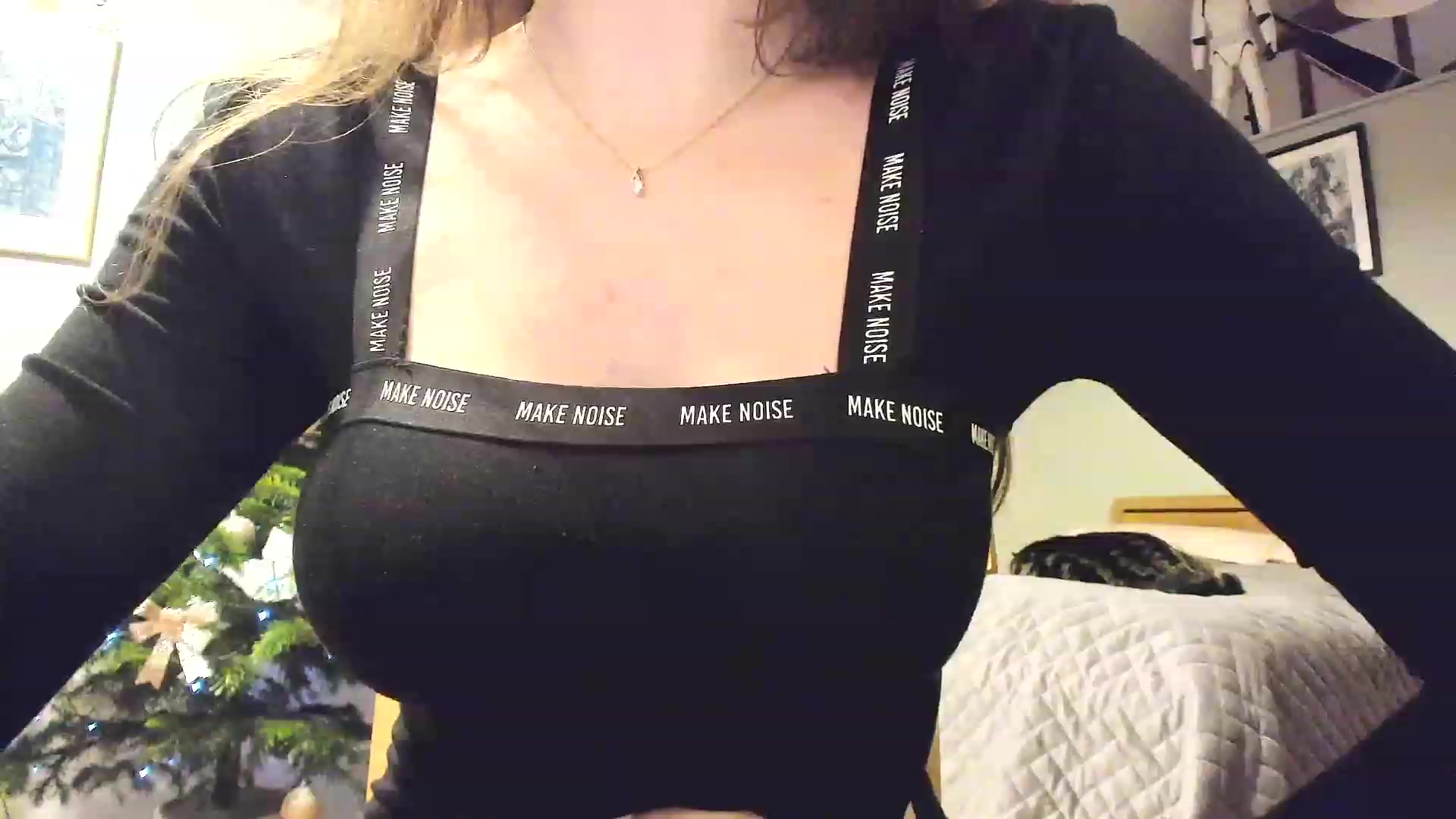Gallery image thumbnail from Amber_Fry's myfreecams stream on, 12/21/2022, 21:13 image 11 of 20