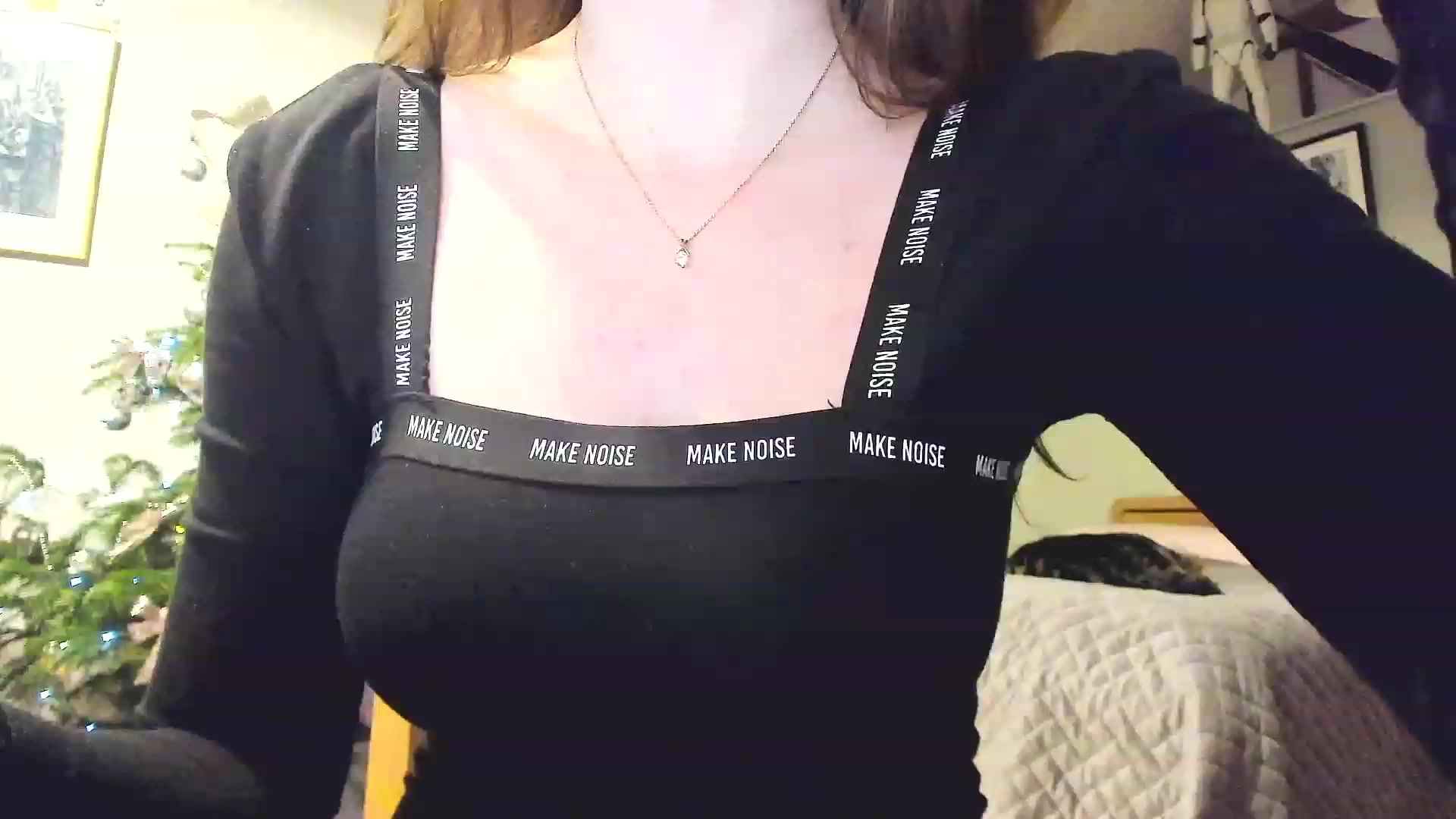 Gallery image thumbnail from Amber_Fry's myfreecams stream on, 12/21/2022, 21:13 image 15 of 20