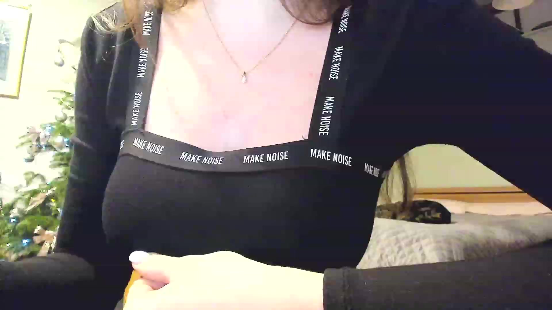 Gallery image thumbnail from Amber_Fry's myfreecams stream on, 12/21/2022, 21:13 image 20 of 20