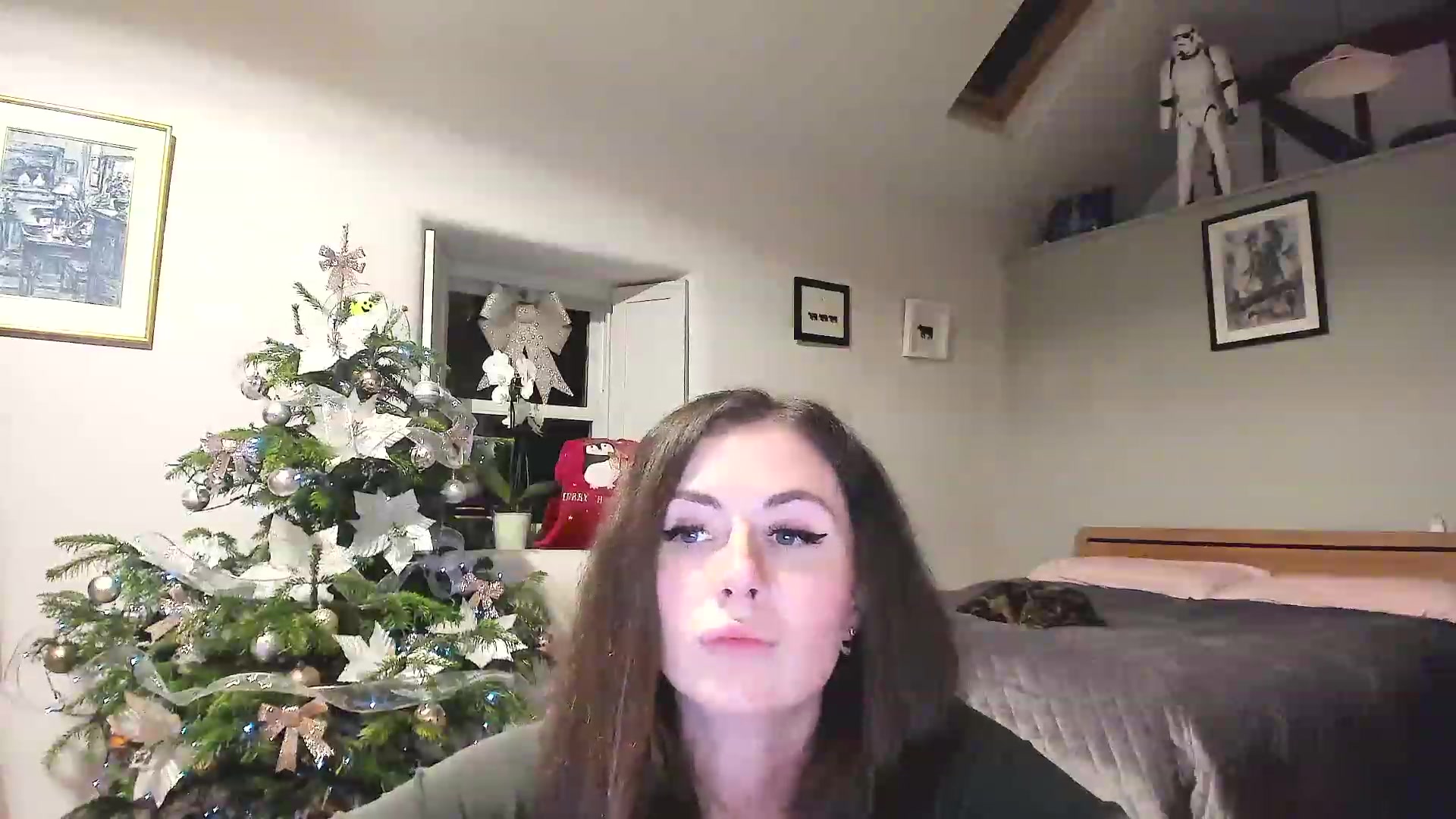 Gallery image thumbnail from Amber_Fry's myfreecams stream on, 12/24/2022, 24:02 image 12 of 20
