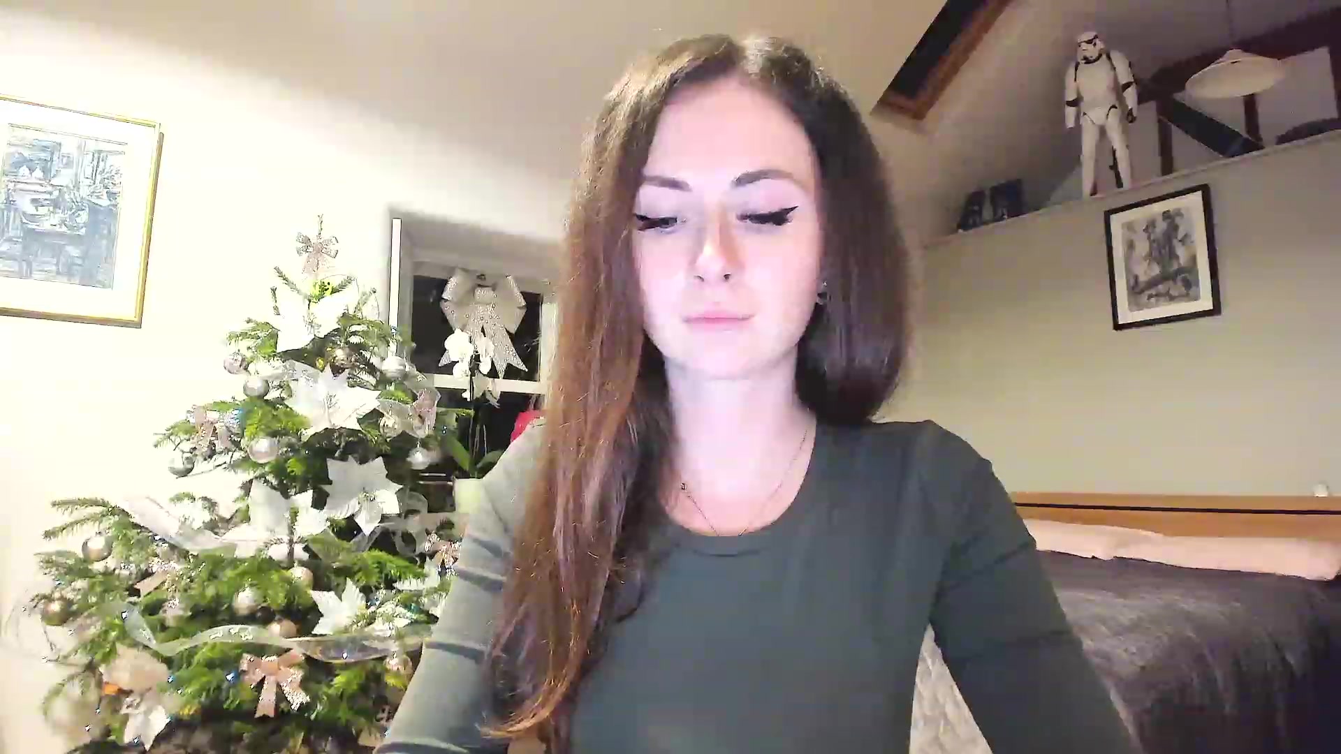 Gallery image thumbnail from Amber_Fry's myfreecams stream on, 12/24/2022, 24:02 image 19 of 20