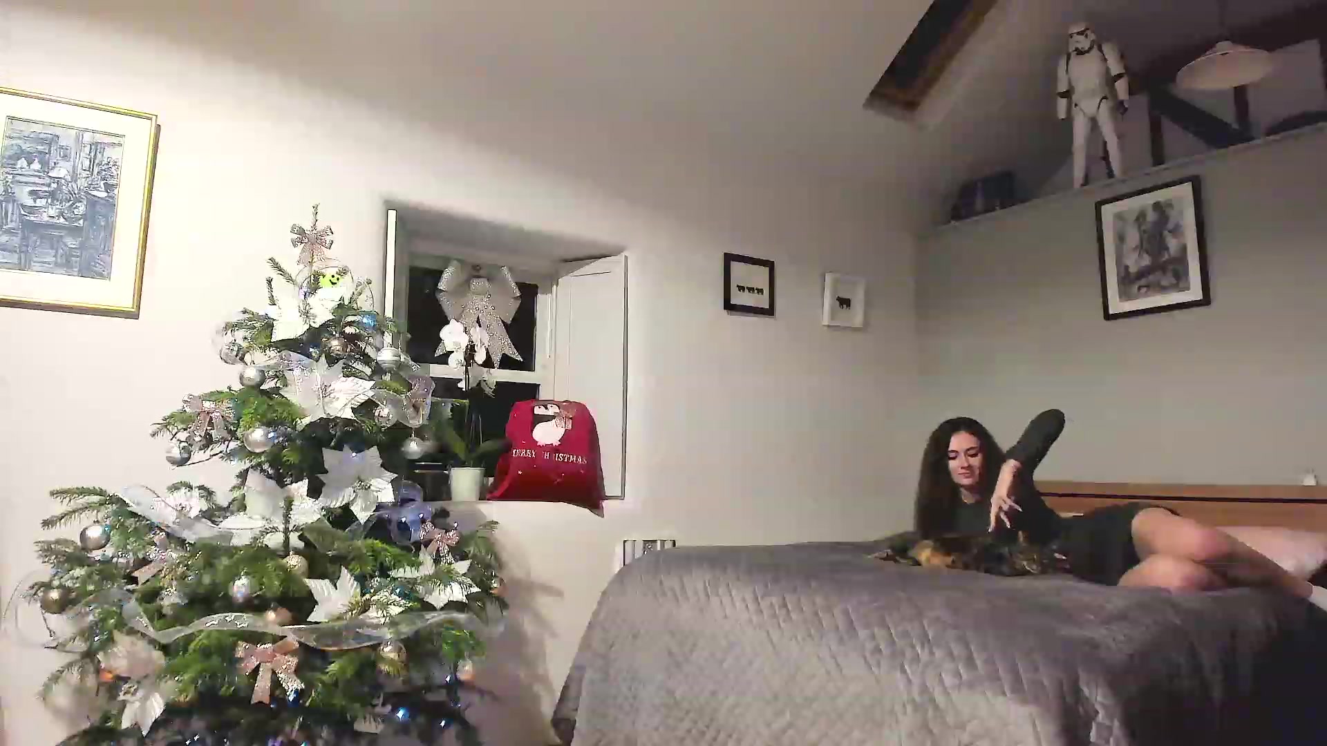 Gallery image thumbnail from Amber_Fry's myfreecams stream on, 12/24/2022, 24:02 image 13 of 20