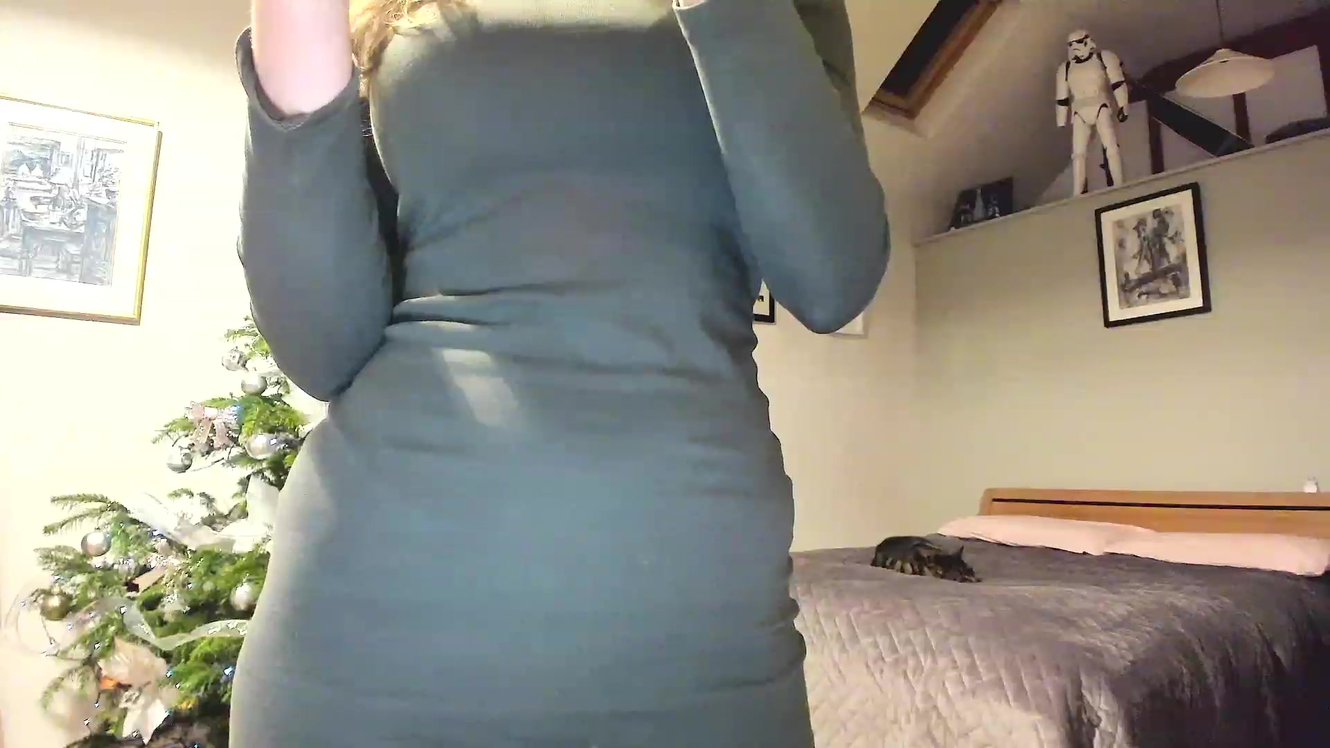 Gallery image thumbnail from Amber_Fry's myfreecams stream on, 12/24/2022, 24:02 image 18 of 20
