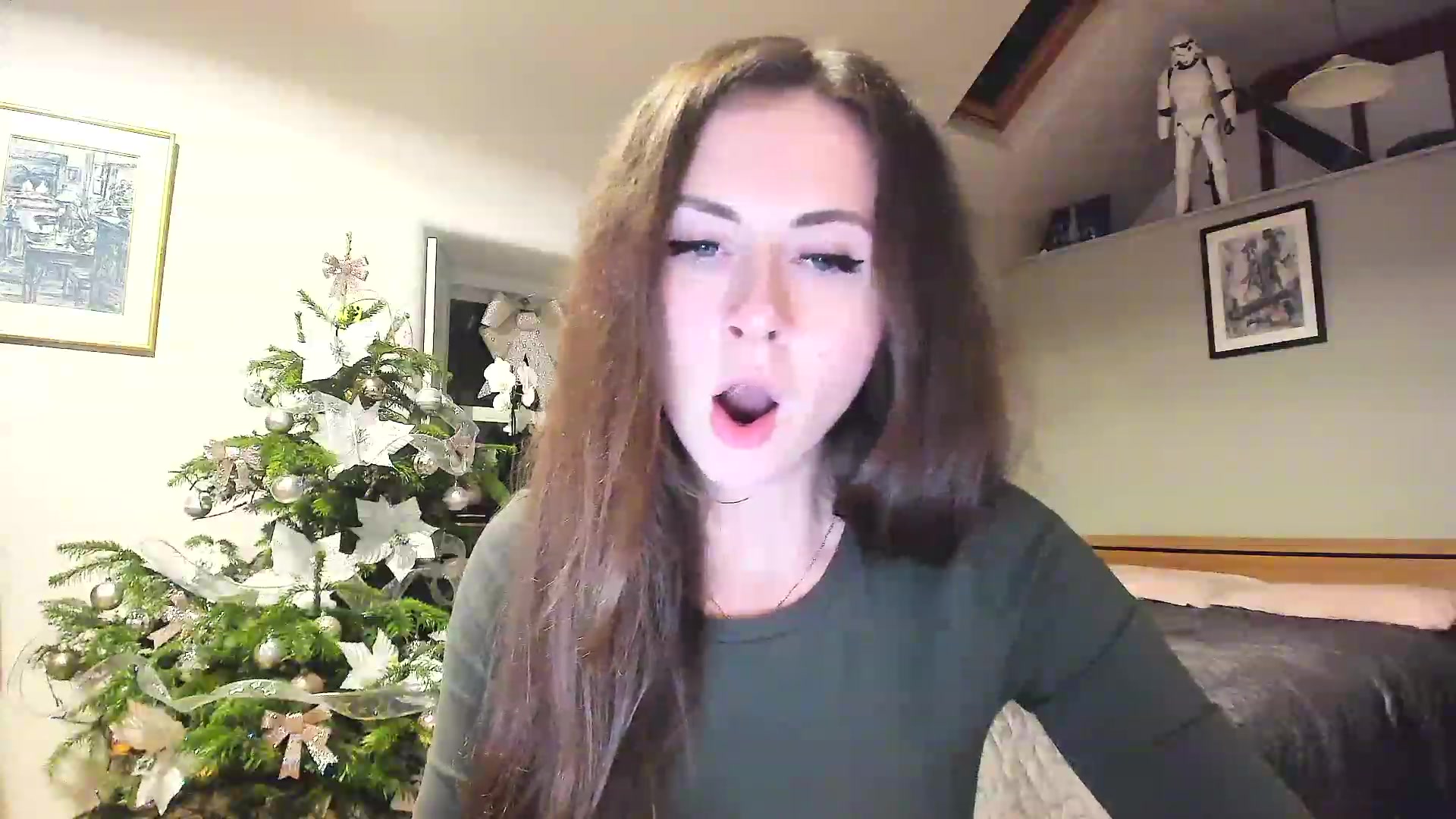 Gallery image thumbnail from Amber_Fry's myfreecams stream on, 12/24/2022, 01:05 image 11 of 20