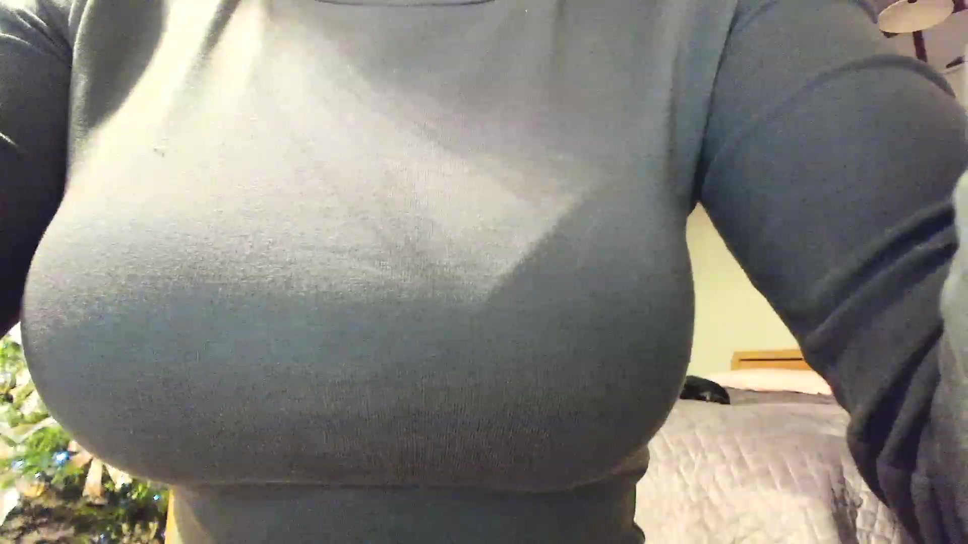 Gallery image thumbnail from Amber_Fry's myfreecams stream on, 12/24/2022, 01:05 image 13 of 20