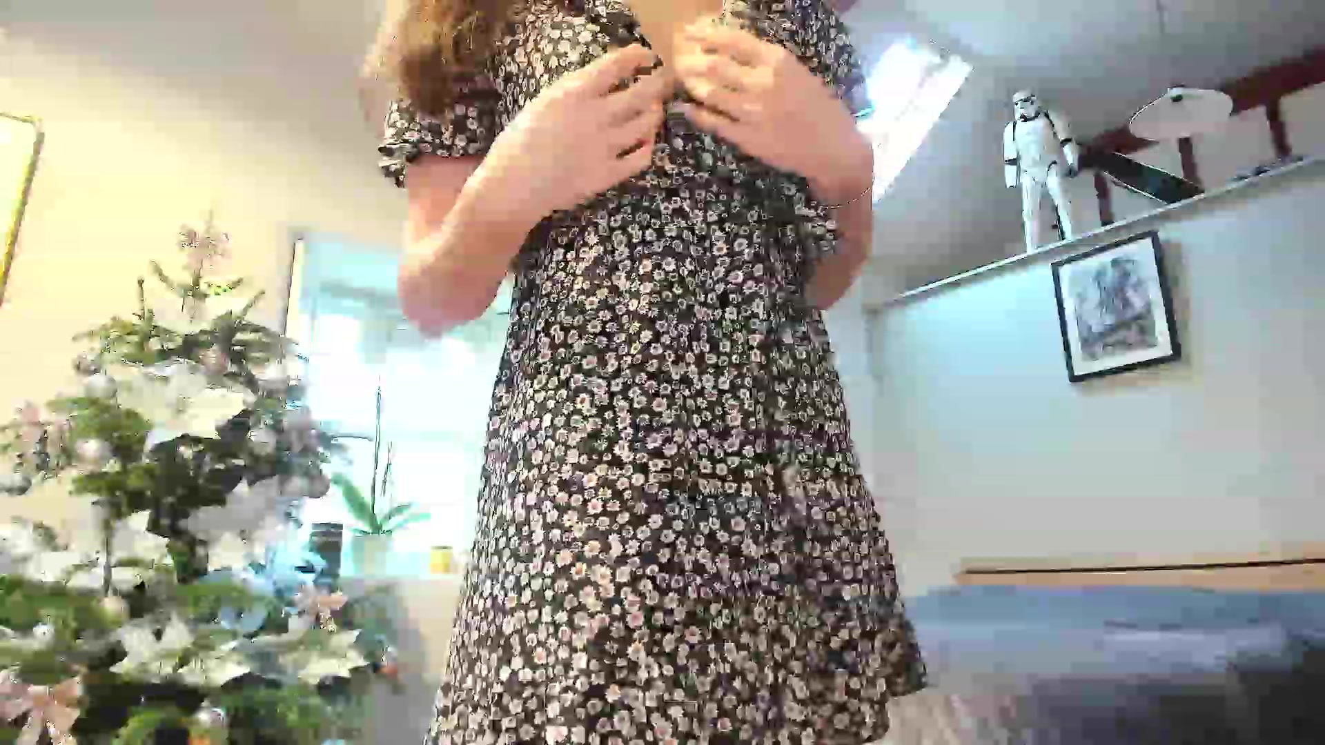 Gallery image thumbnail from Amber_Fry's myfreecams stream on, 12/25/2022, 15:19 image 2 of 20