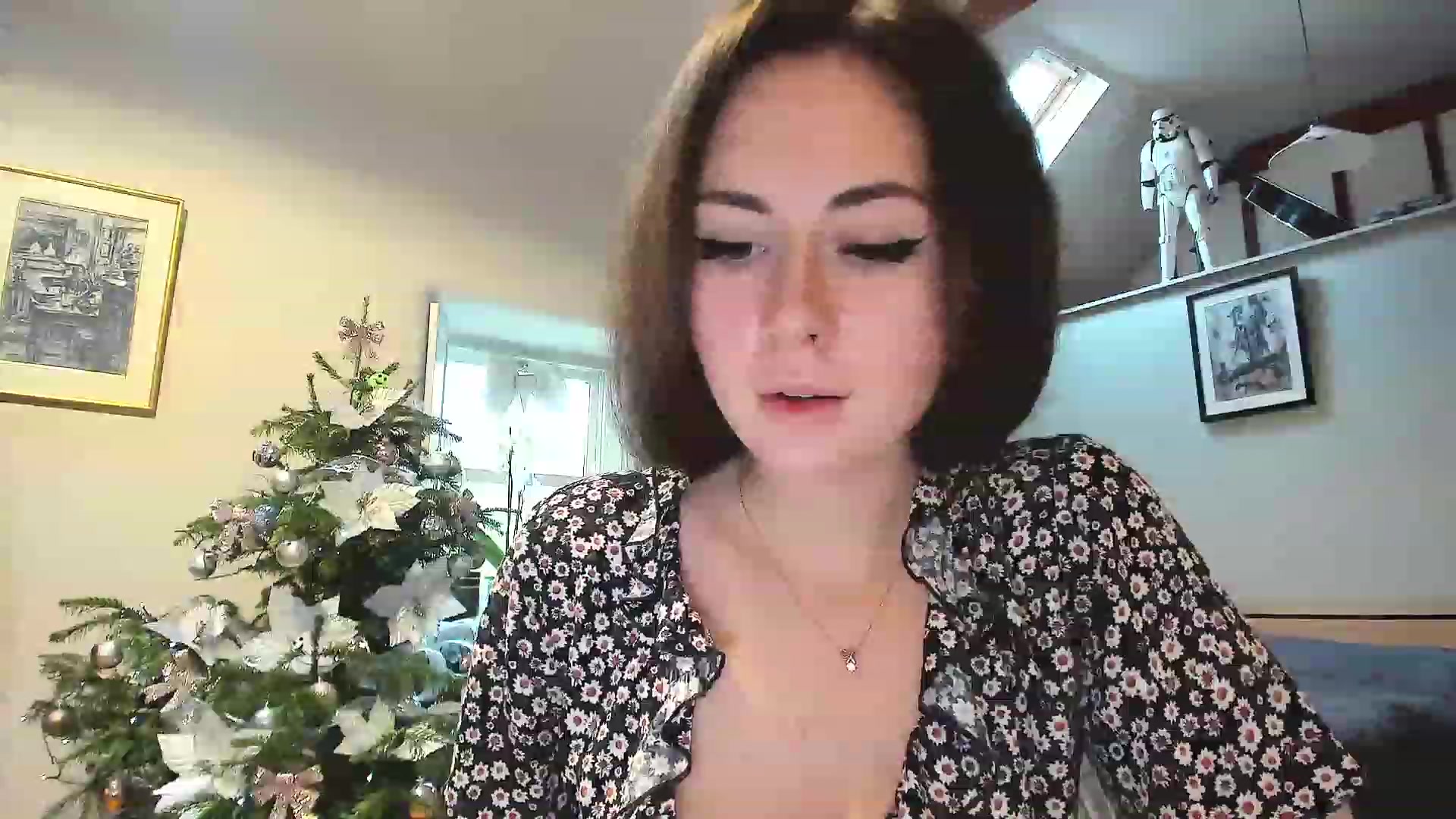 Gallery image thumbnail from Amber_Fry's myfreecams stream on, 12/25/2022, 15:19 image 12 of 20