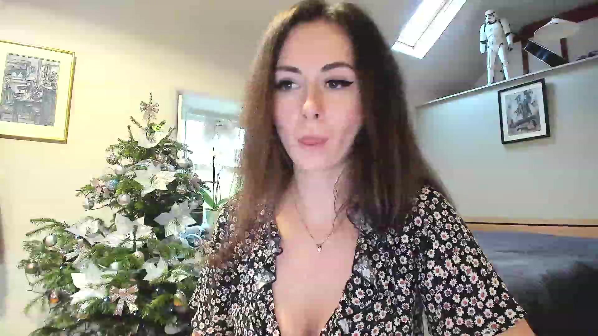 Gallery image thumbnail from Amber_Fry's myfreecams stream on, 12/25/2022, 16:03 image 16 of 20
