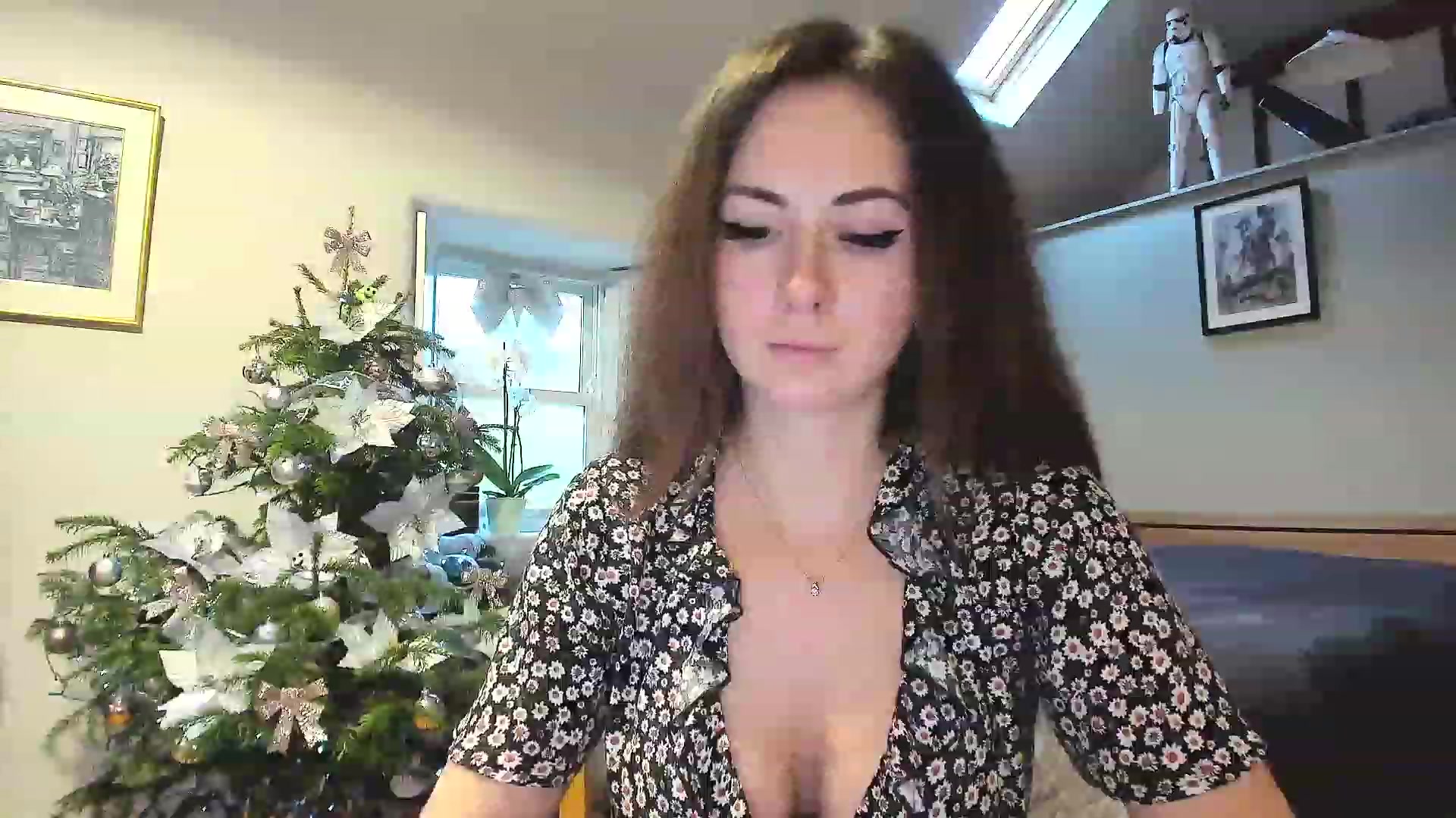 Gallery image thumbnail from Amber_Fry's myfreecams stream on, 12/25/2022, 16:03 image 12 of 20