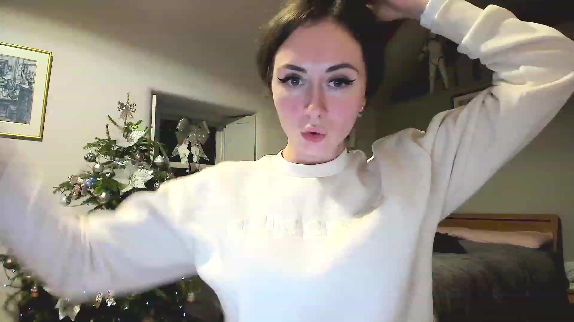 Gallery image thumbnail from Amber_Fry's myfreecams stream on, 12/26/2022, 22:42 image 1 of 20