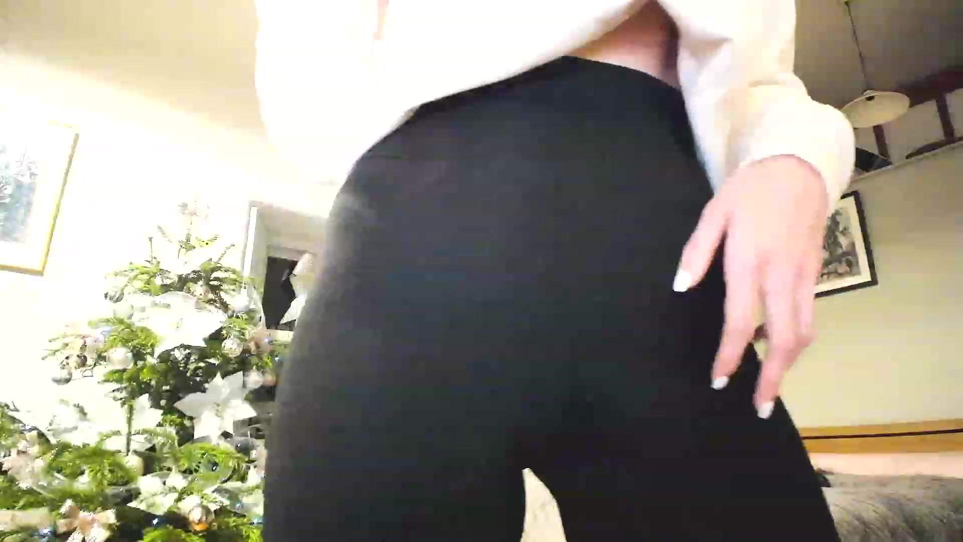 Gallery image thumbnail from Amber_Fry's myfreecams stream on, 12/26/2022, 22:42 image 6 of 20