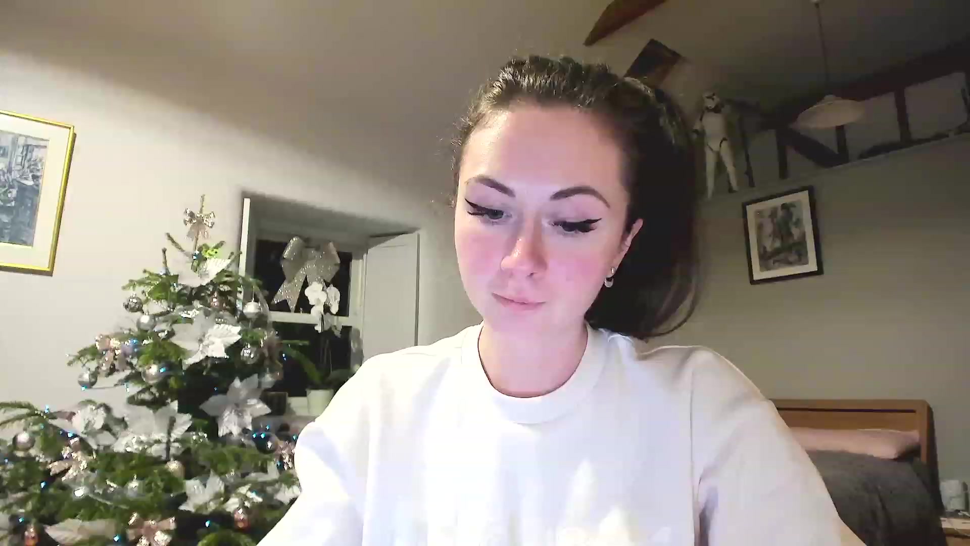 Gallery image thumbnail from Amber_Fry's myfreecams stream on, 12/26/2022, 22:42 image 17 of 20