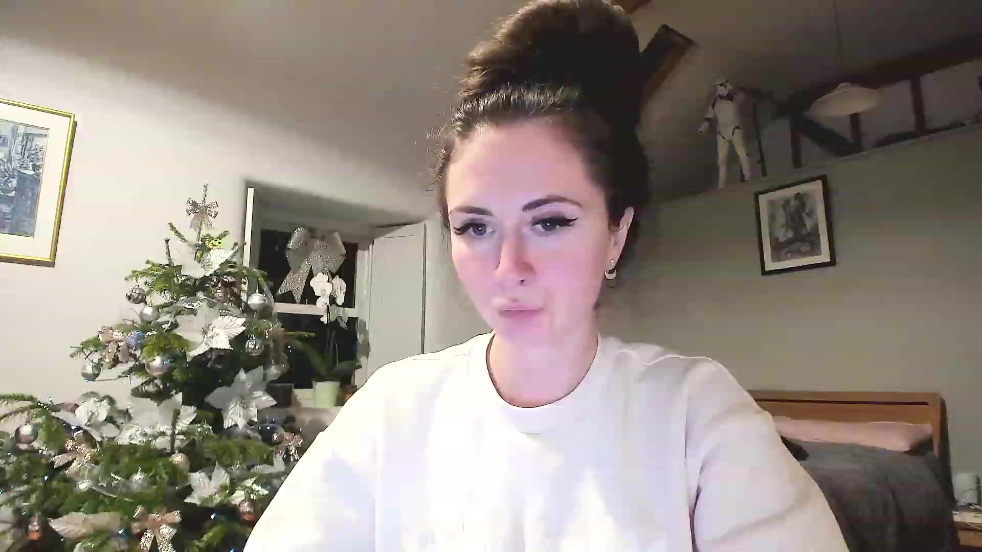 Gallery image thumbnail from Amber_Fry's myfreecams stream on, 12/27/2022, 24:30 image 5 of 20