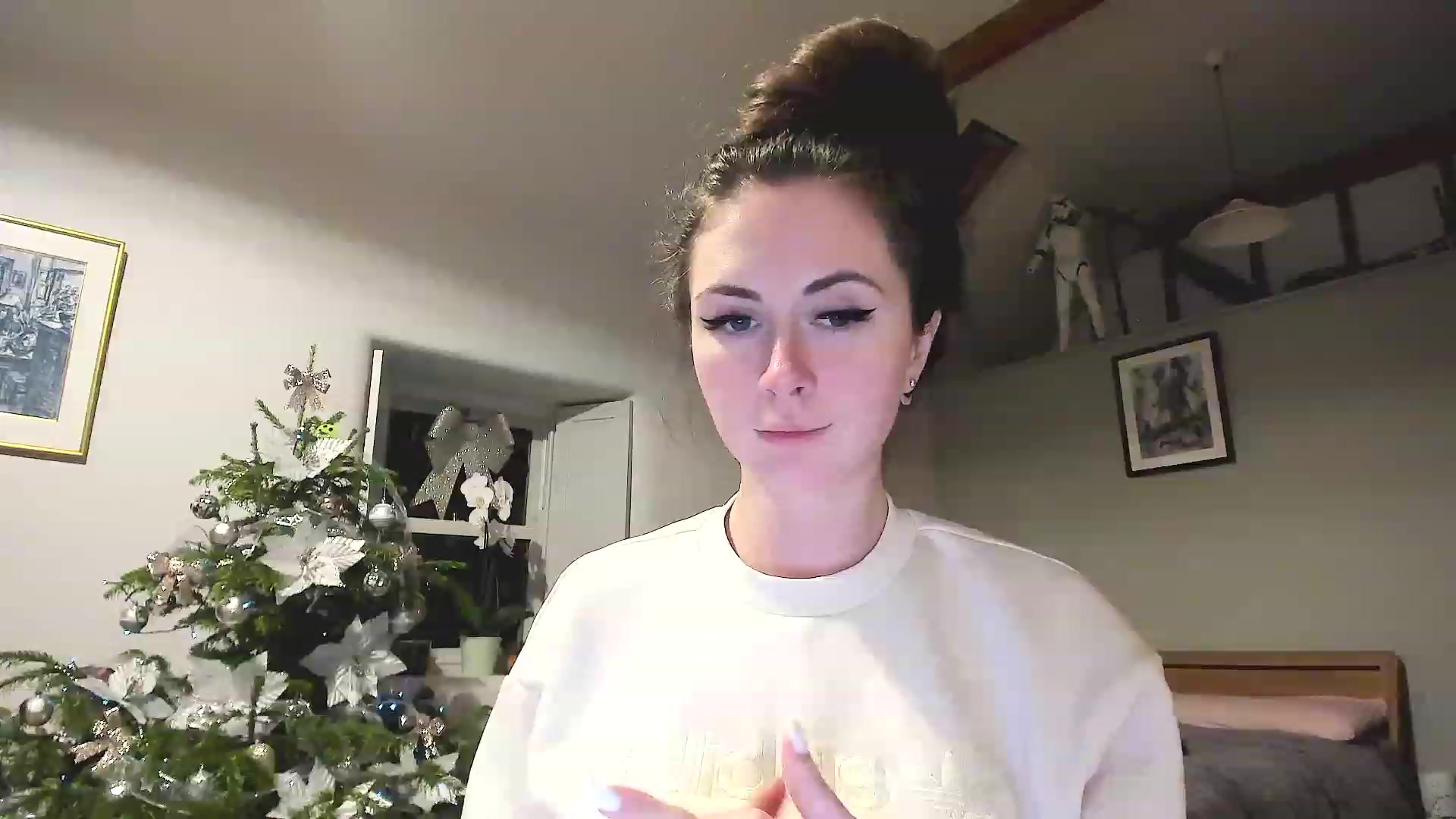 Gallery image thumbnail from Amber_Fry's myfreecams stream on, 12/27/2022, 24:30 image 19 of 20
