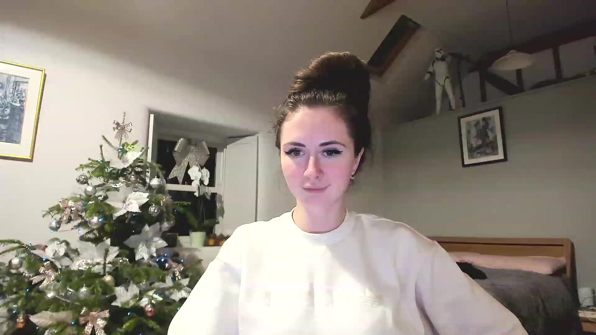 Gallery image thumbnail from Amber_Fry's myfreecams stream on, 12/27/2022, 24:30 image 8 of 20