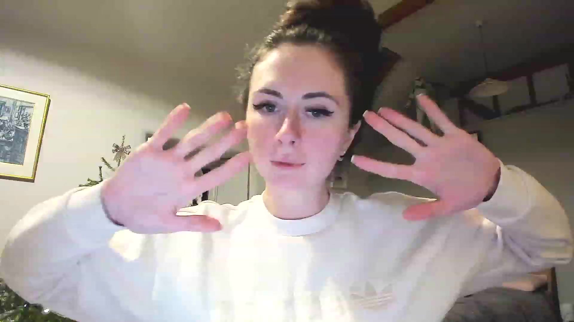 Gallery image thumbnail from Amber_Fry's myfreecams stream on, 12/27/2022, 24:30 image 17 of 20