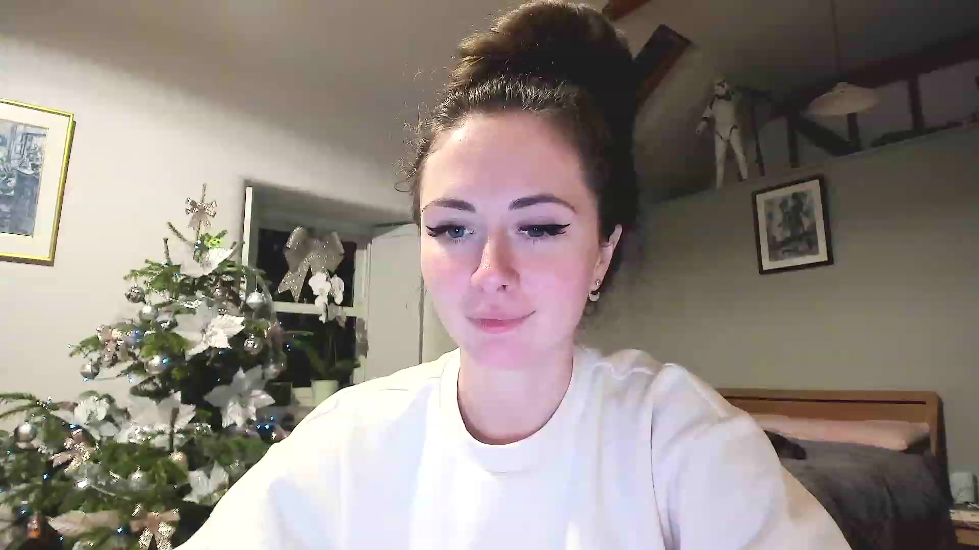 Gallery image thumbnail from Amber_Fry's myfreecams stream on, 12/27/2022, 24:30 image 7 of 20