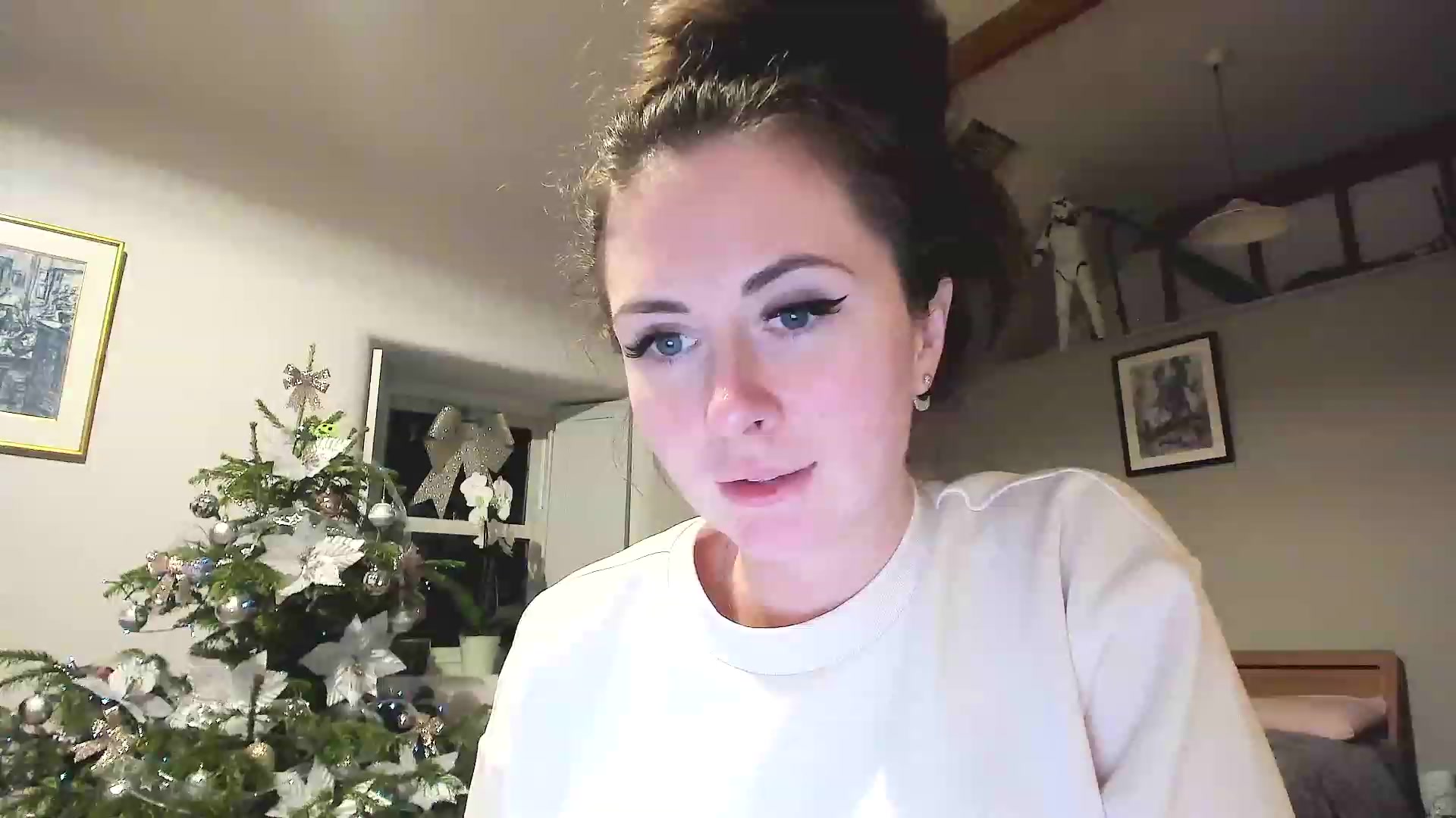 Gallery image thumbnail from Amber_Fry's myfreecams stream on, 12/27/2022, 24:30 image 20 of 20