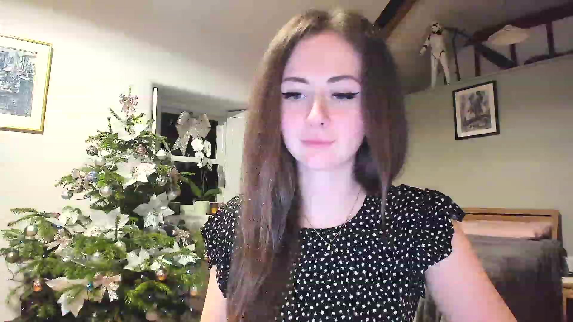 Gallery image thumbnail from Amber_Fry's myfreecams stream on, 12/27/2022, 21:30 image 19 of 20