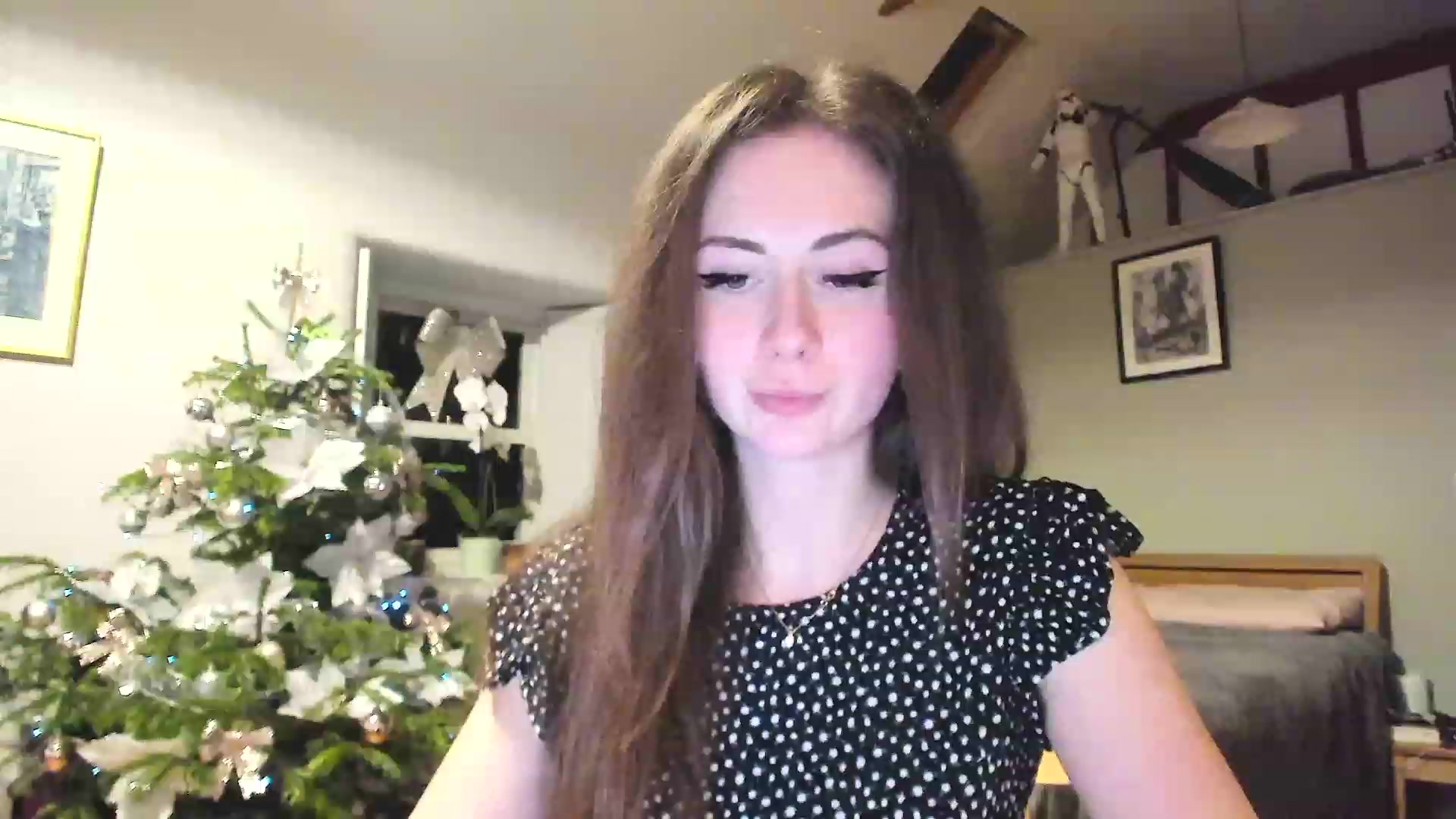 Gallery image thumbnail from Amber_Fry's myfreecams stream on, 12/27/2022, 21:30 image 7 of 20