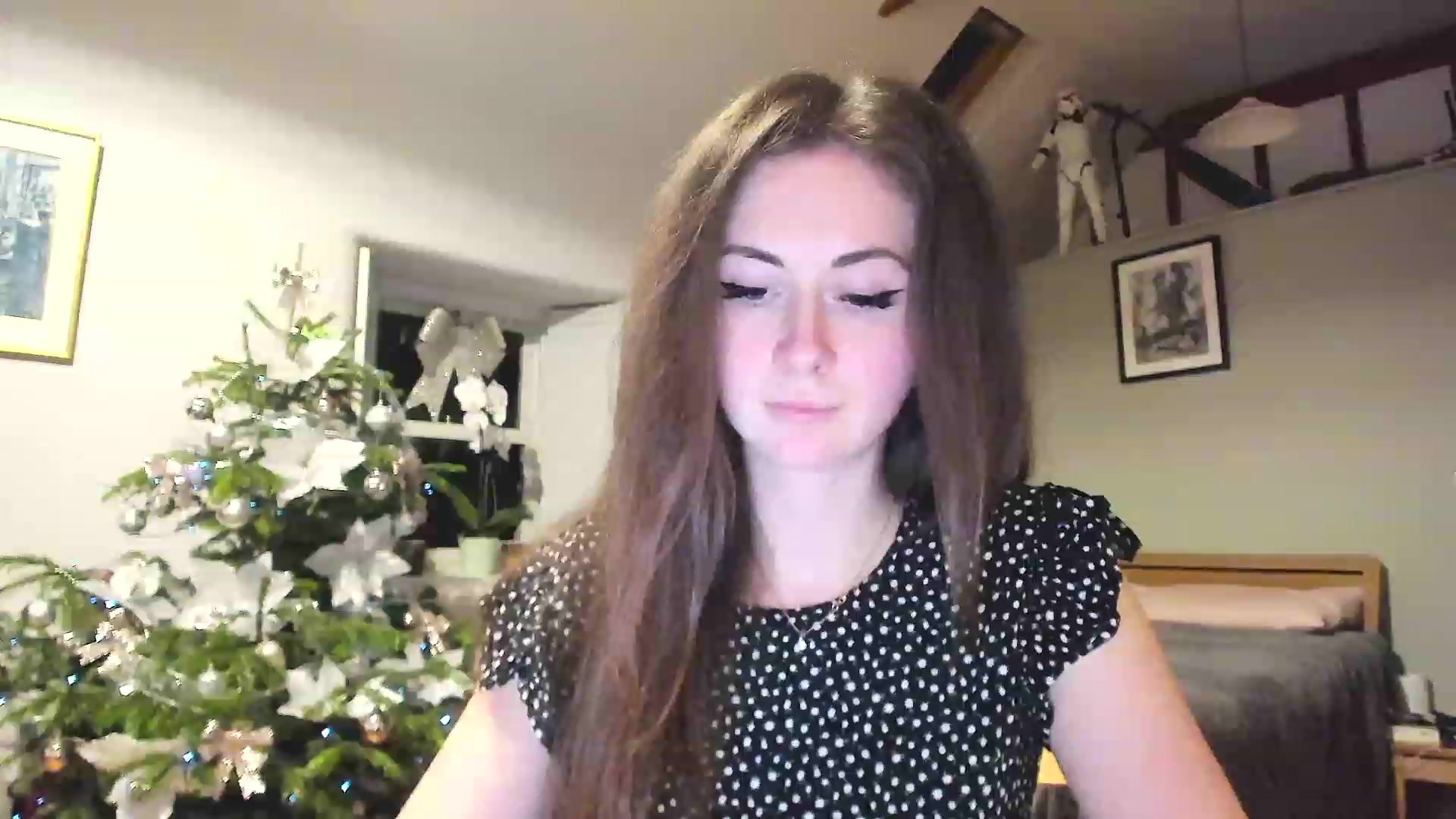 Gallery image thumbnail from Amber_Fry's myfreecams stream on, 12/27/2022, 21:30 image 8 of 20