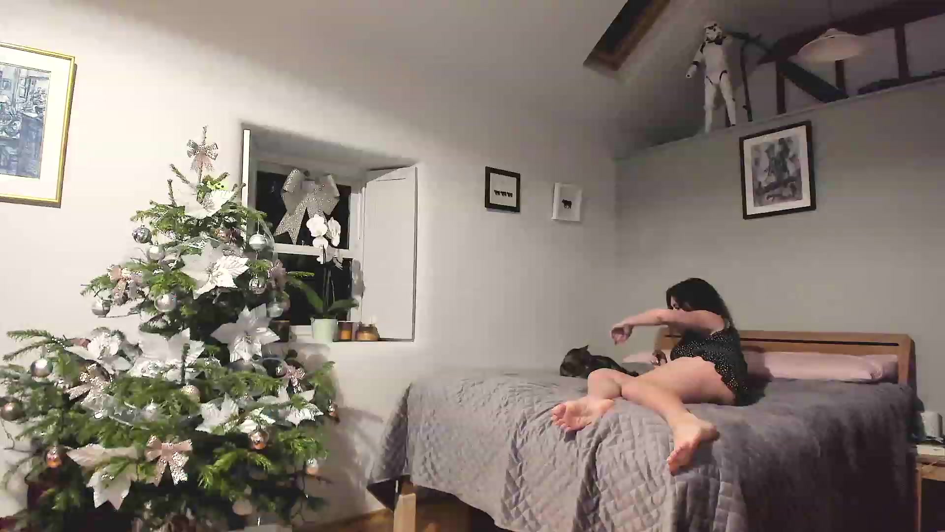 Gallery image thumbnail from Amber_Fry's myfreecams stream on, 12/27/2022, 22:33 image 4 of 20