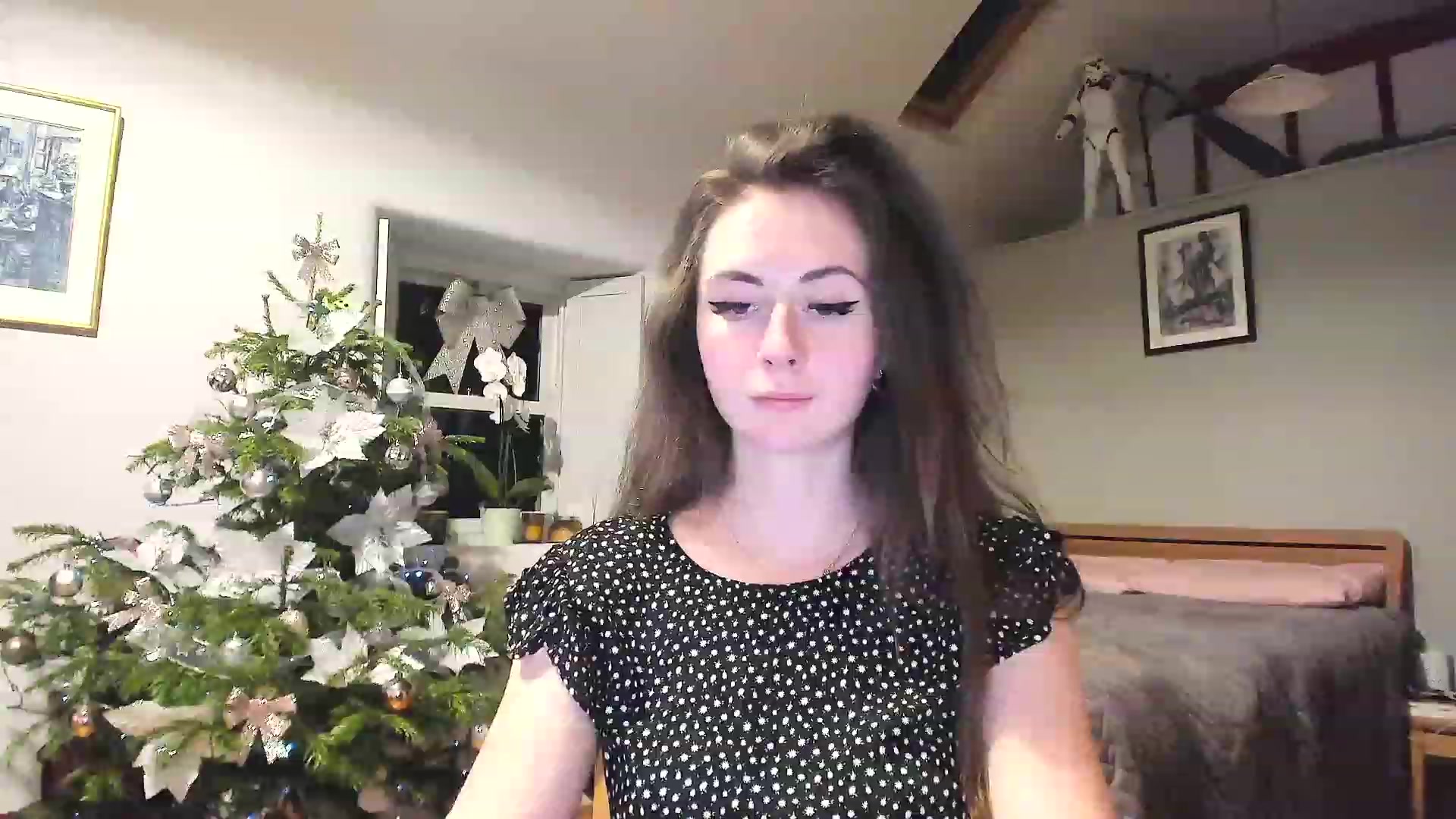 Gallery image thumbnail from Amber_Fry's myfreecams stream on, 12/27/2022, 22:33 image 17 of 20
