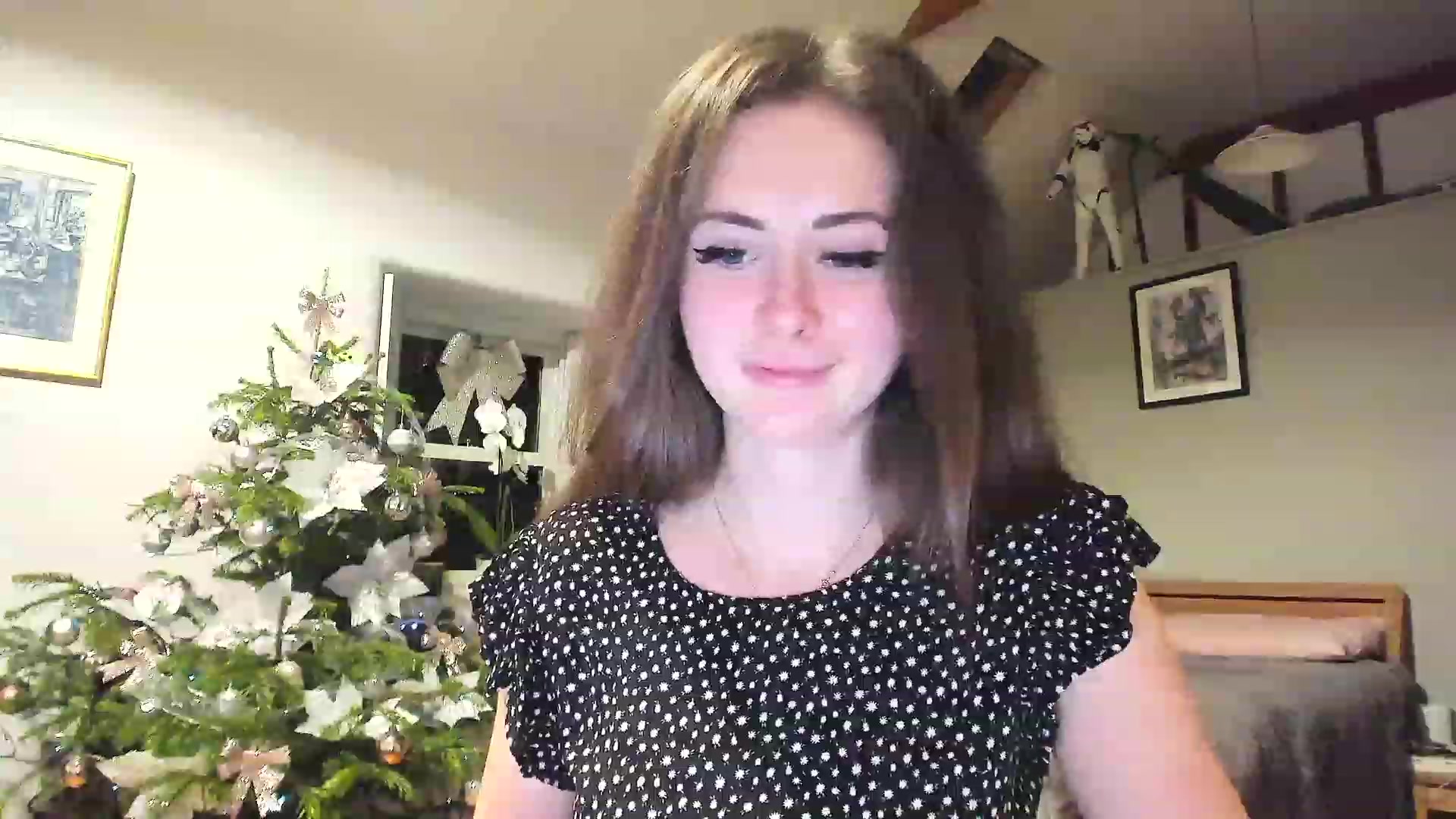 Gallery image thumbnail from Amber_Fry's myfreecams stream on, 12/27/2022, 22:33 image 10 of 20