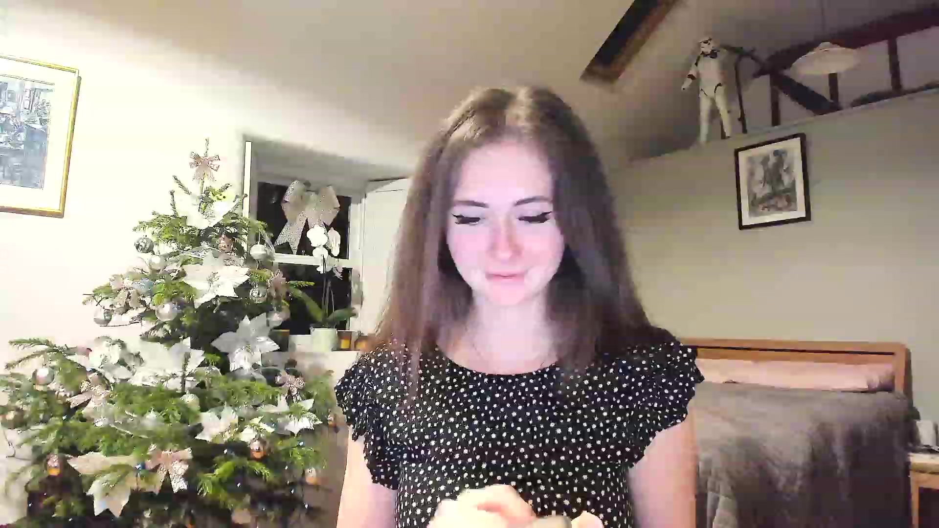 Gallery image thumbnail from Amber_Fry's myfreecams stream on, 12/27/2022, 22:33 image 15 of 20