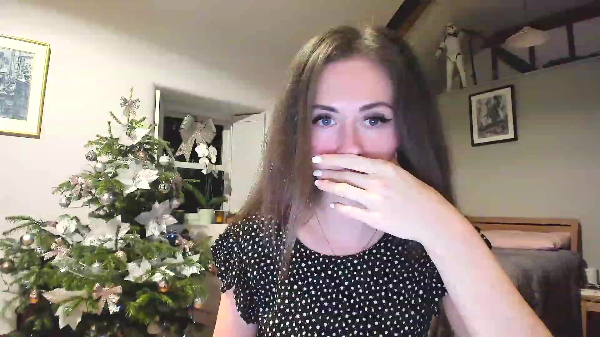 Gallery image thumbnail from Amber_Fry's myfreecams stream on, 12/27/2022, 22:33 image 14 of 20