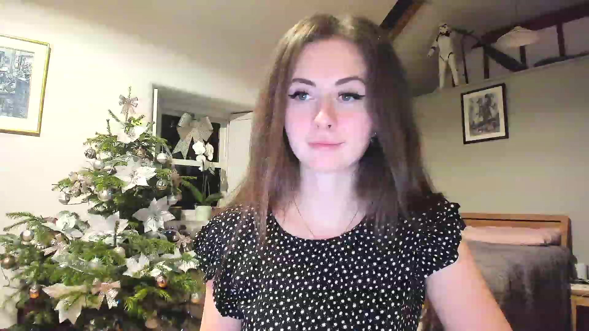 Gallery image thumbnail from Amber_Fry's myfreecams stream on, 12/27/2022, 22:33 image 16 of 20