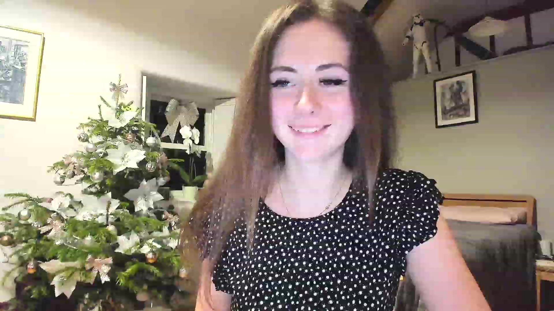 Gallery image thumbnail from Amber_Fry's myfreecams stream on, 12/27/2022, 22:33 image 1 of 20