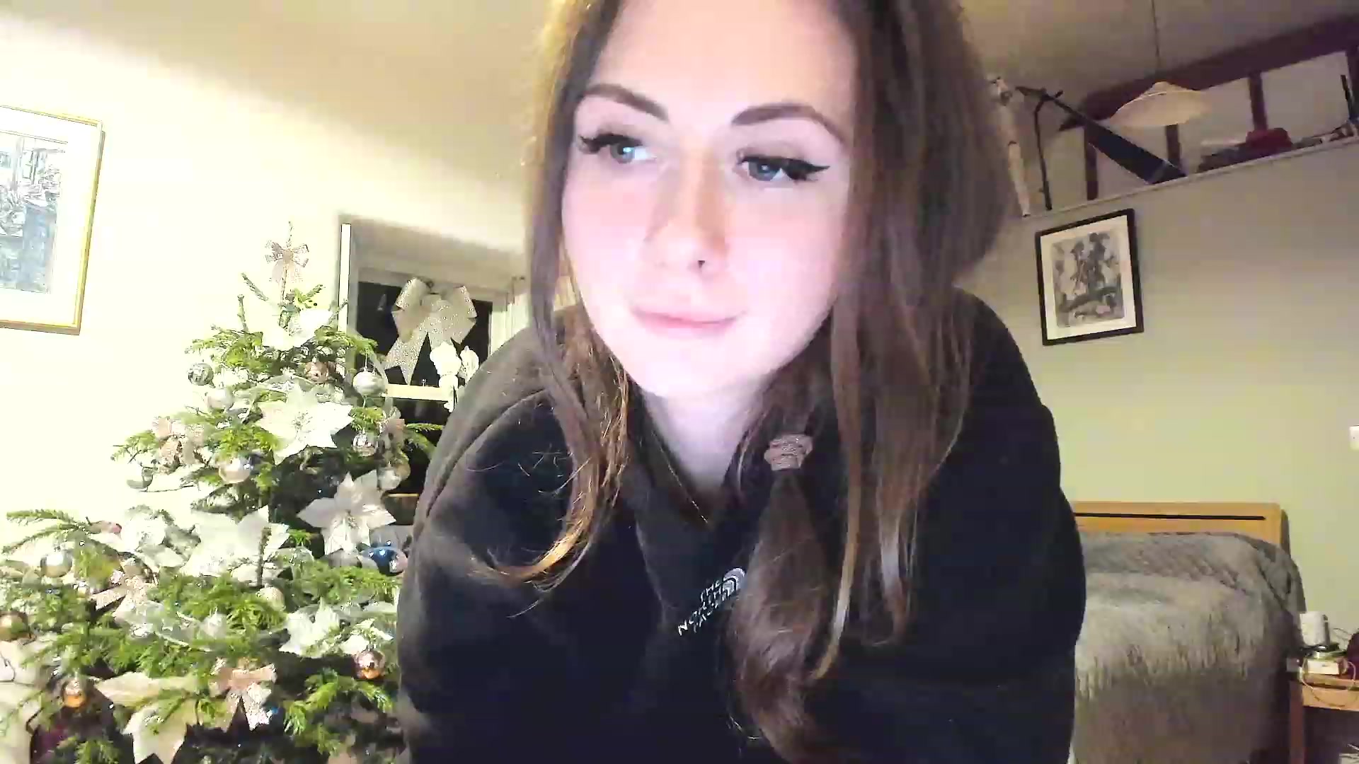 Gallery image thumbnail from Amber_Fry's myfreecams stream on, 12/28/2022, 21:31 image 8 of 20