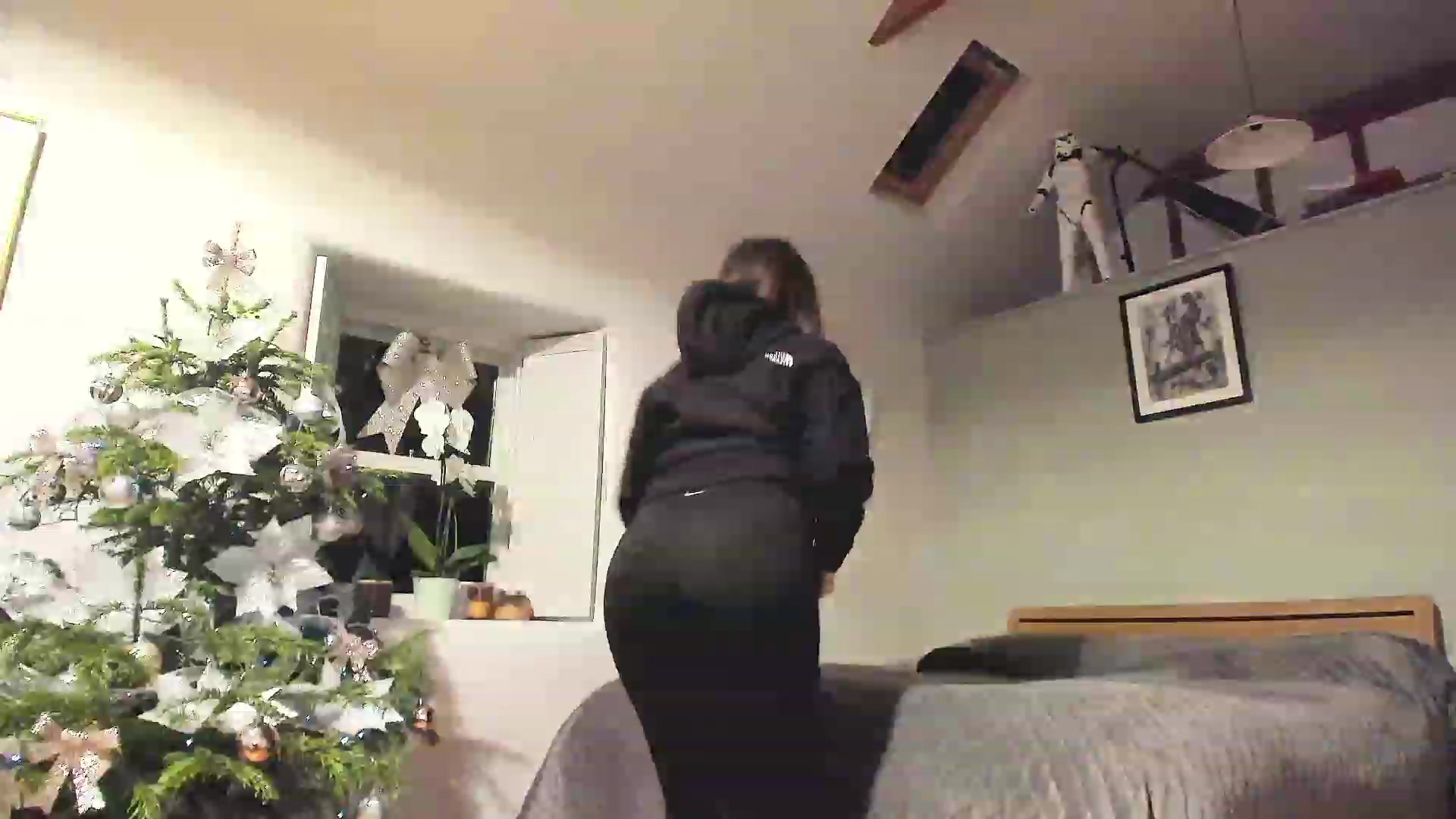 Gallery image thumbnail from Amber_Fry's myfreecams stream on, 12/28/2022, 21:31 image 10 of 20
