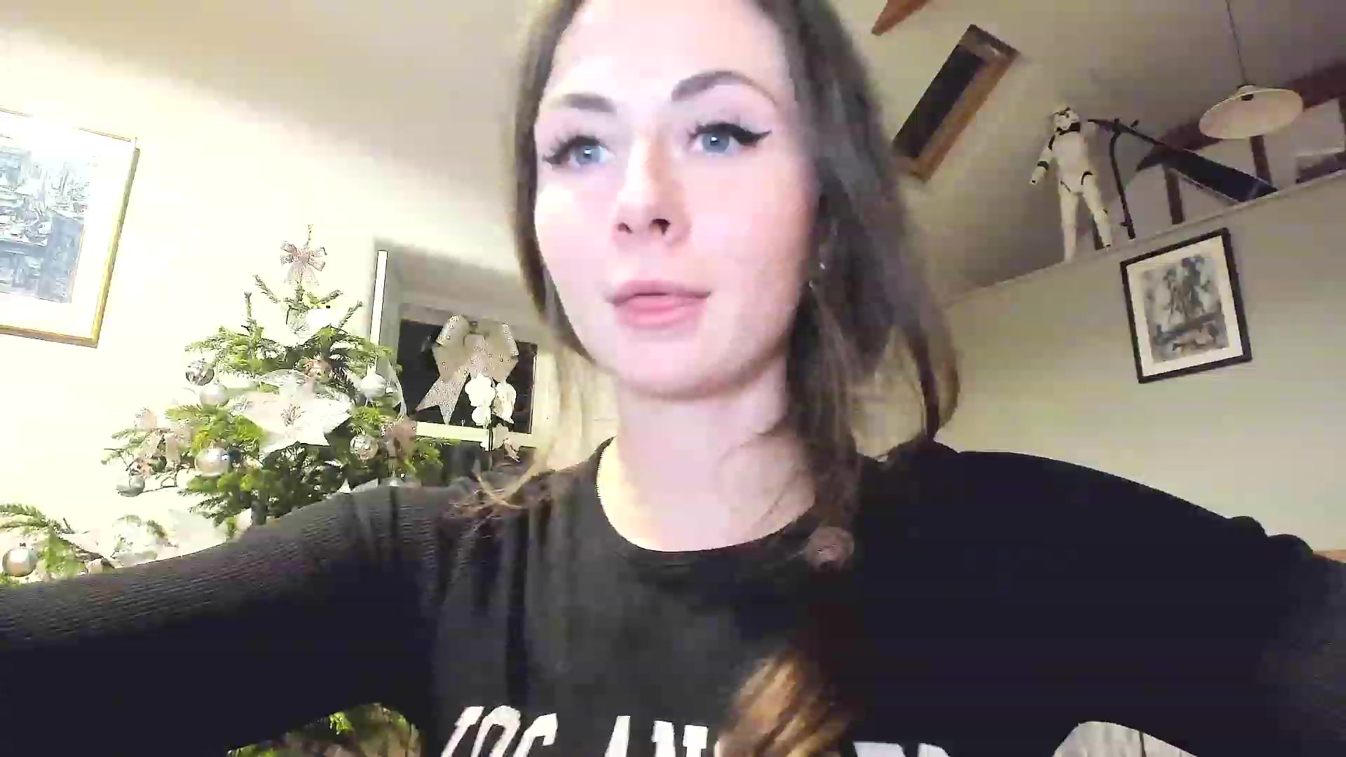 Gallery image thumbnail from Amber_Fry's myfreecams stream on, 12/28/2022, 22:29 image 17 of 20