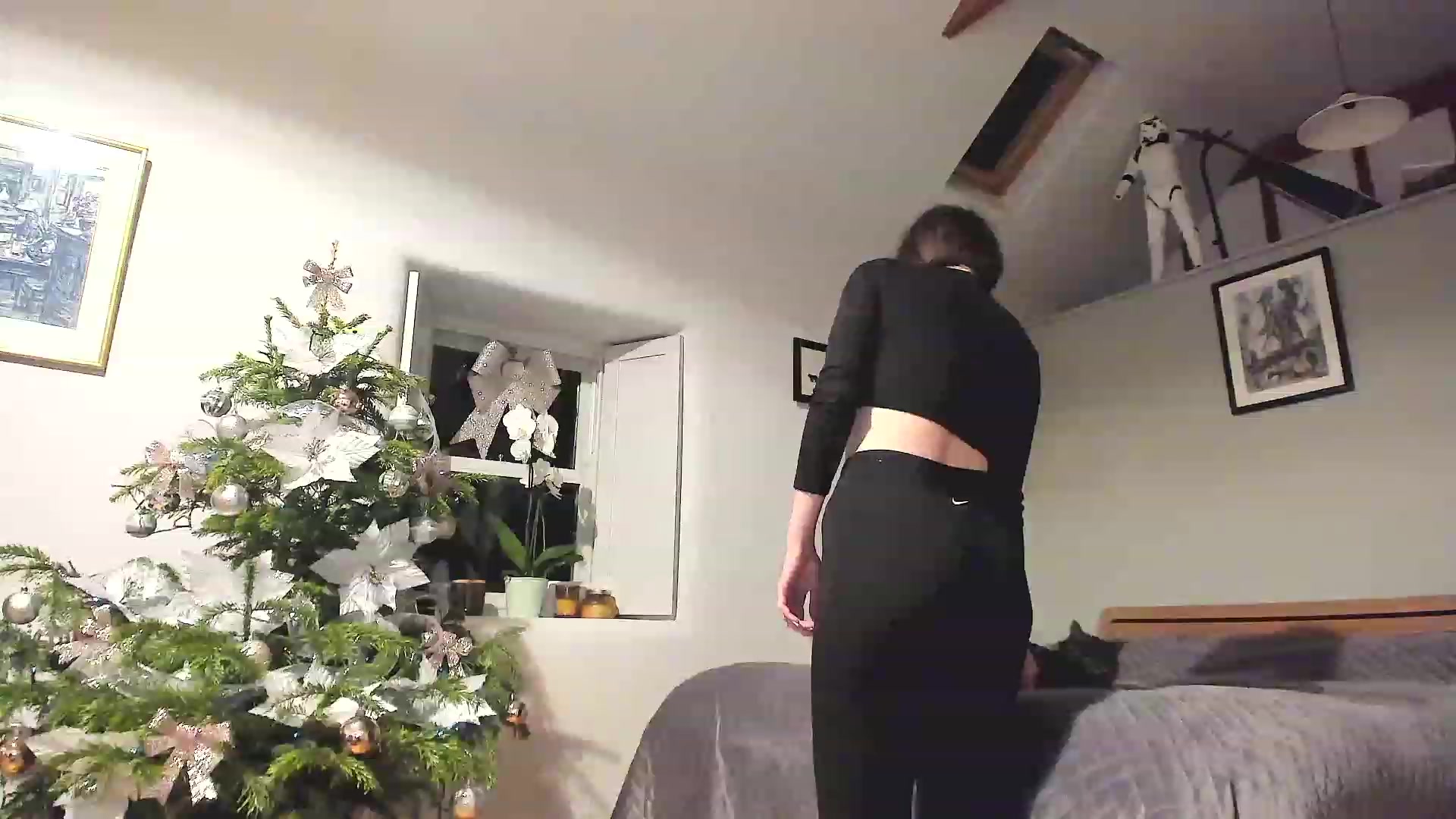 Gallery image thumbnail from Amber_Fry's myfreecams stream on, 12/28/2022, 22:29 image 18 of 20