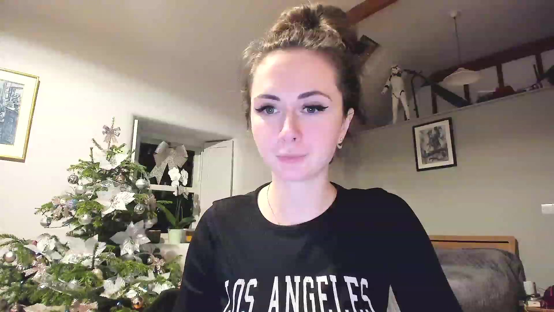 Gallery image thumbnail from Amber_Fry's myfreecams stream on, 12/29/2022, 24:08 image 13 of 20