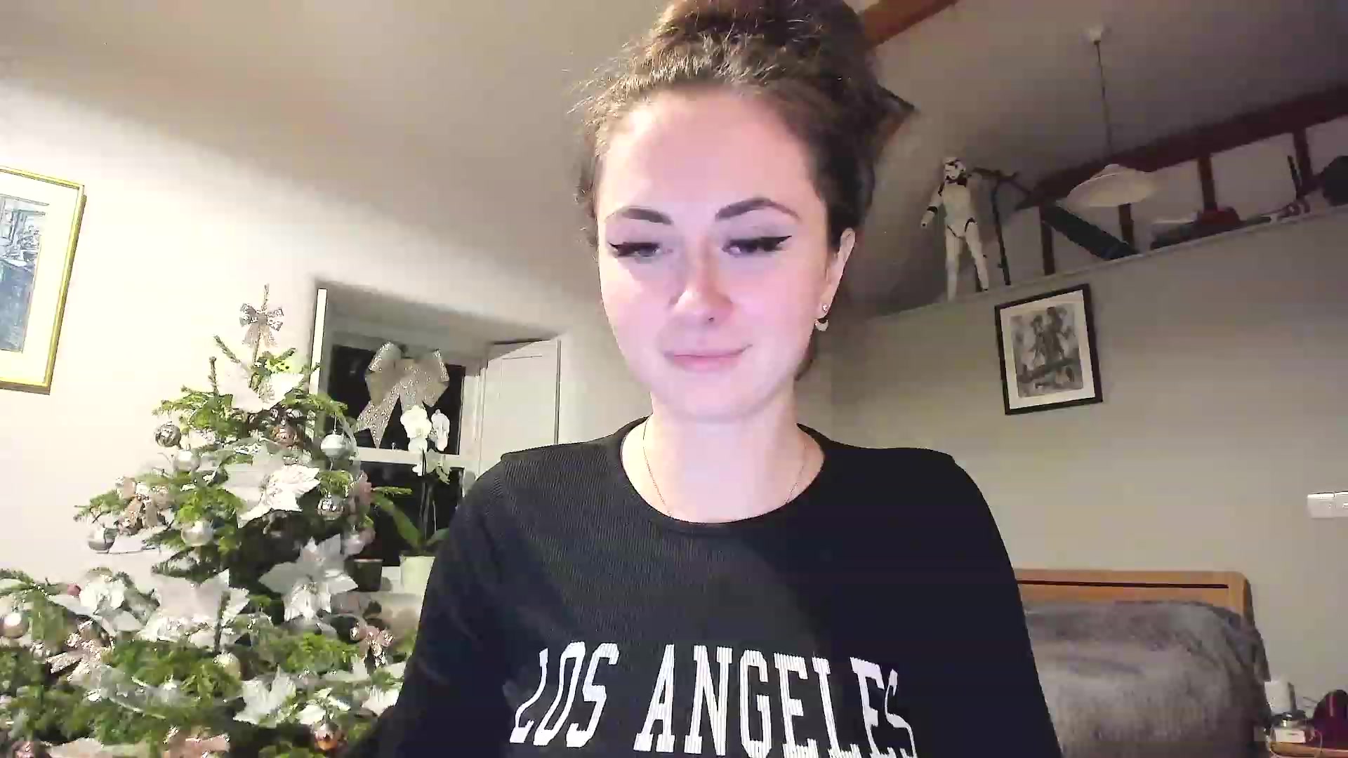 Gallery image thumbnail from Amber_Fry's myfreecams stream on, 12/29/2022, 24:08 image 7 of 20