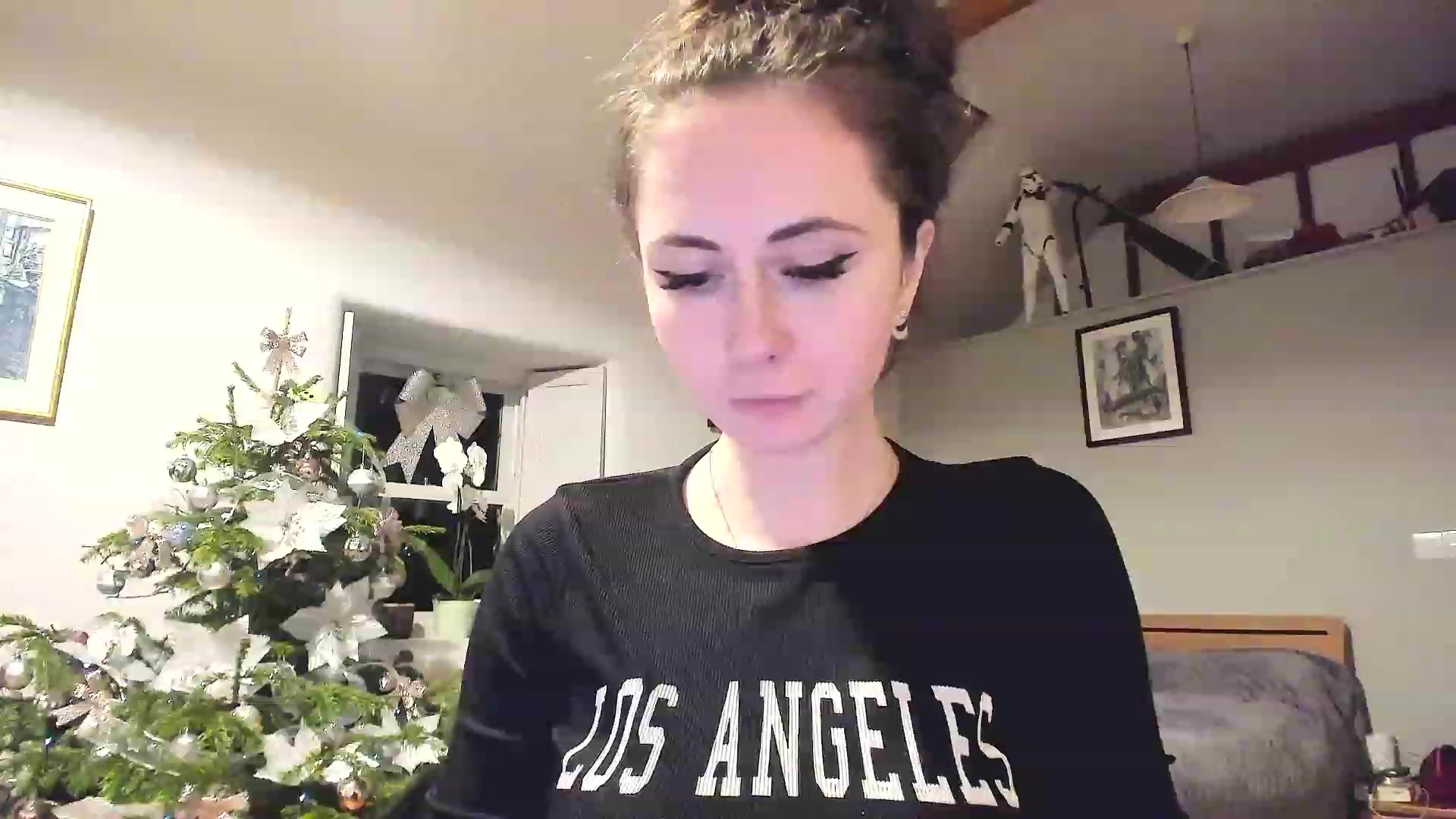 Gallery image thumbnail from Amber_Fry's myfreecams stream on, 12/29/2022, 24:08 image 6 of 20