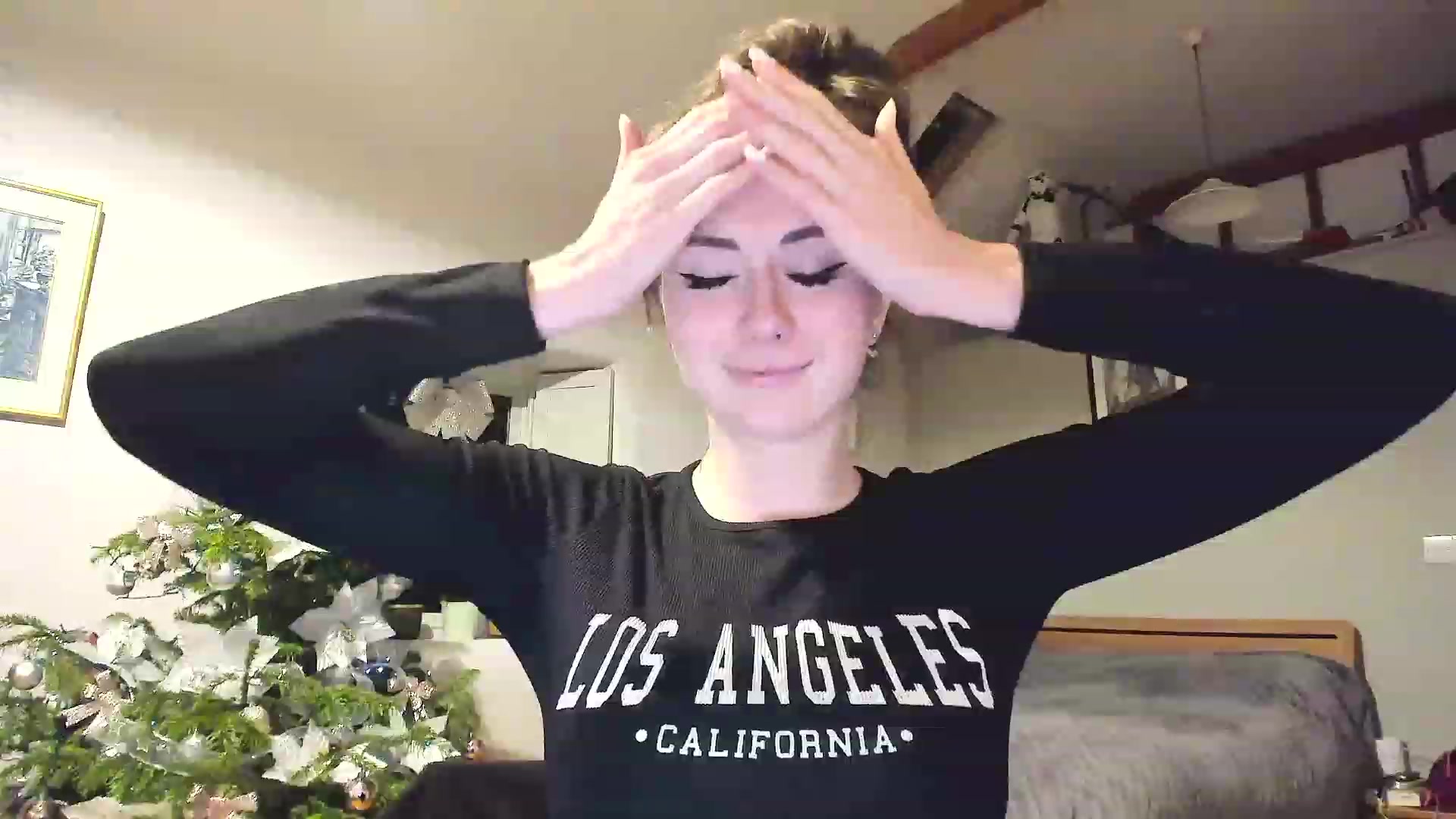Gallery image thumbnail from Amber_Fry's myfreecams stream on, 12/29/2022, 24:08 image 10 of 20