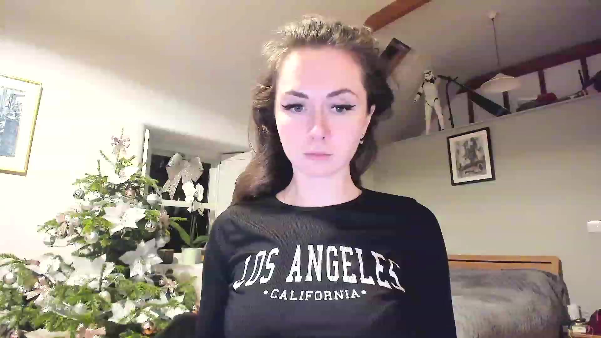 Gallery image thumbnail from Amber_Fry's myfreecams stream on, 12/29/2022, 24:08 image 14 of 20