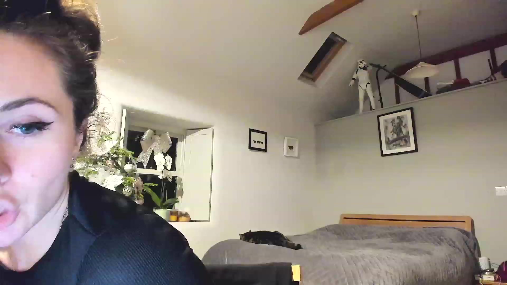 Gallery image thumbnail from Amber_Fry's myfreecams stream on, 12/29/2022, 24:08 image 16 of 20