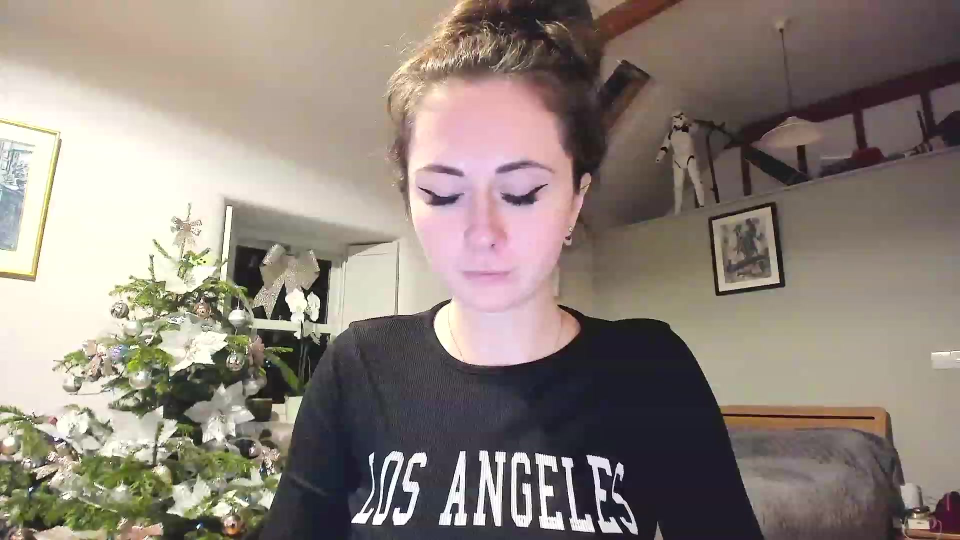 Gallery image thumbnail from Amber_Fry's myfreecams stream on, 12/29/2022, 24:08 image 8 of 20